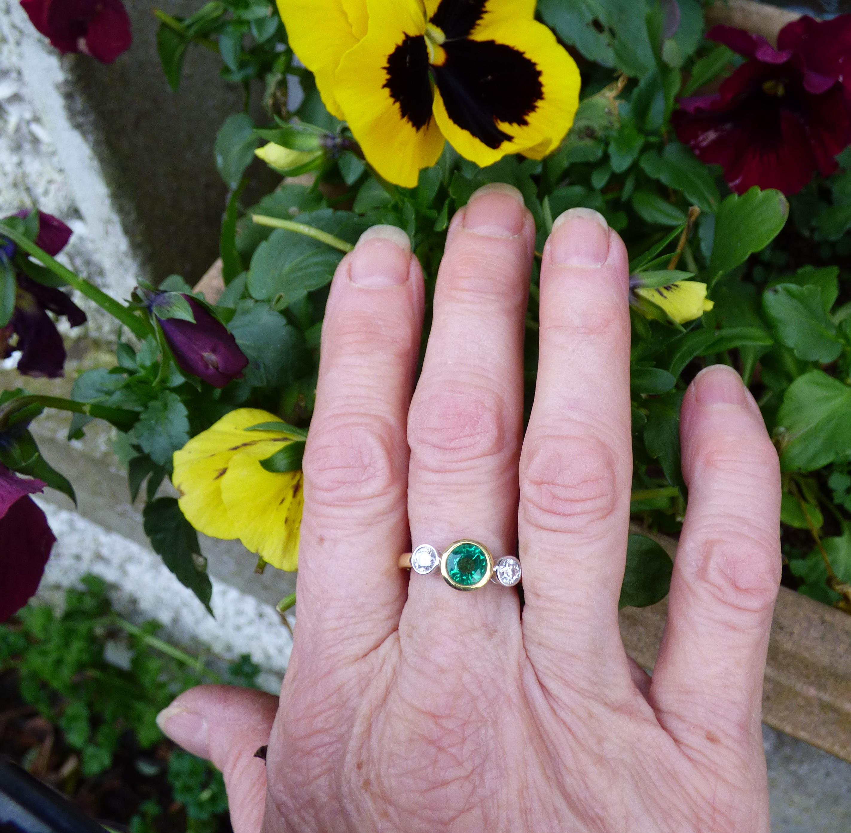 .85 ct. Round Emerald and Diamond Three Stone ring in 18K Gold For Sale 2