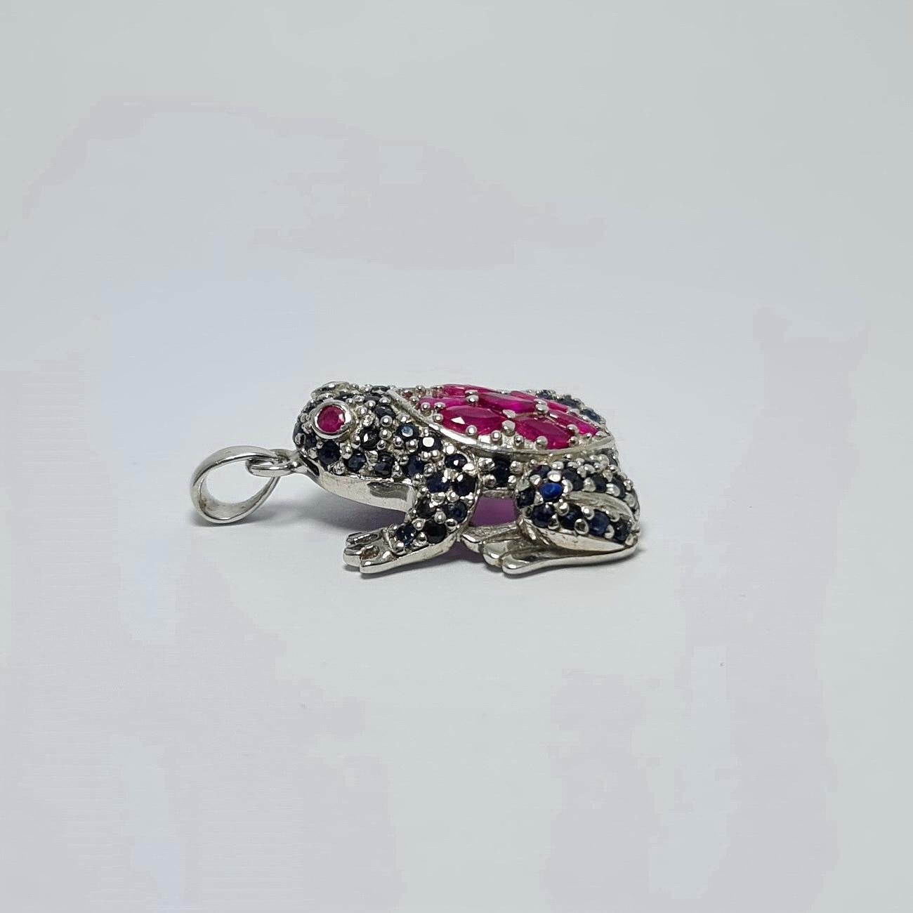 Round Cut 8.5 Cts Natural Thai Untreated Blue Sapphire Frog  .925 Sterling Silver Pendant  For Sale