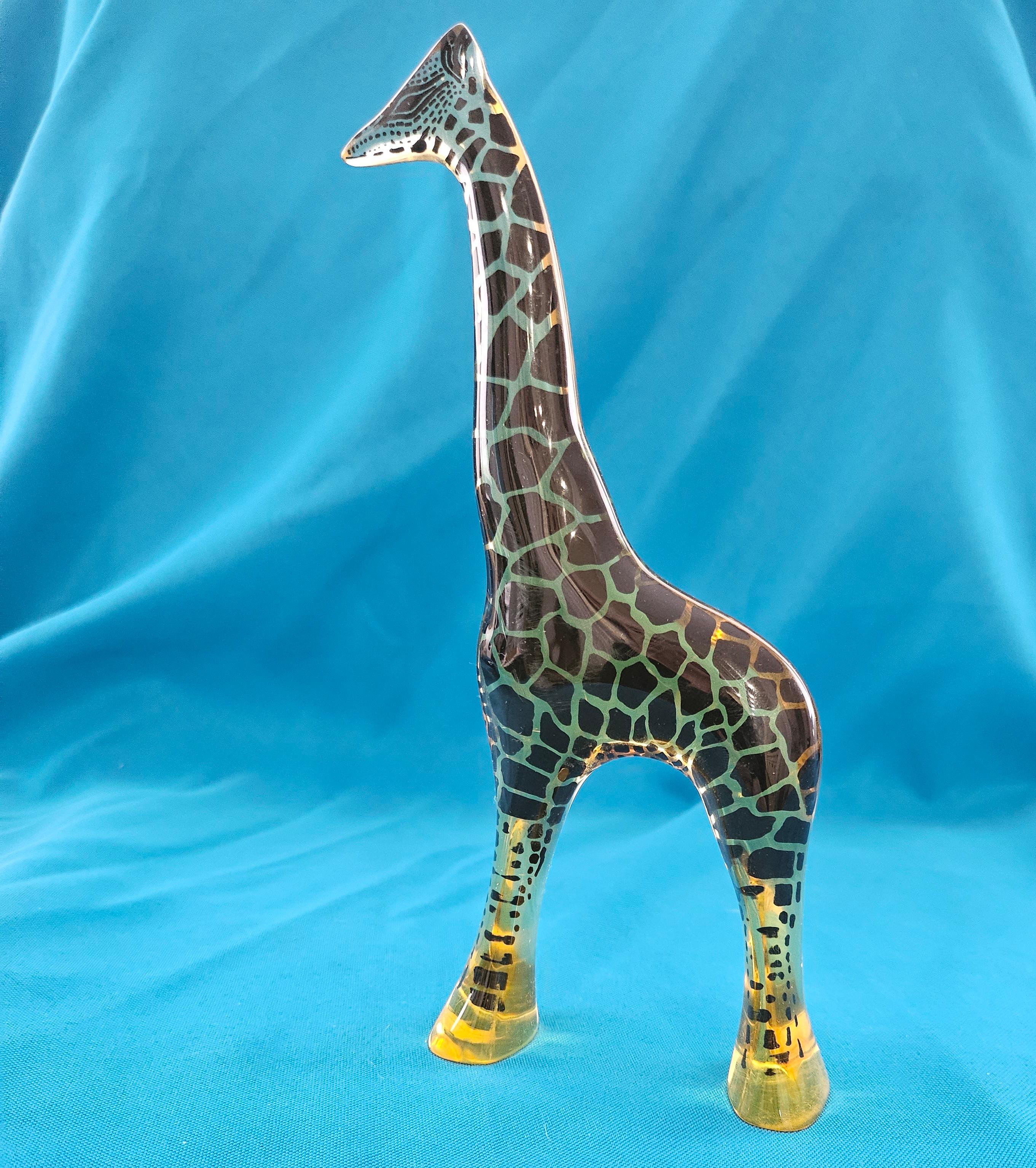 8.5 Inch Abraham Palatnik Lucite Giraffe Sculpture - Op Art In Good Condition For Sale In Warrenton, OR