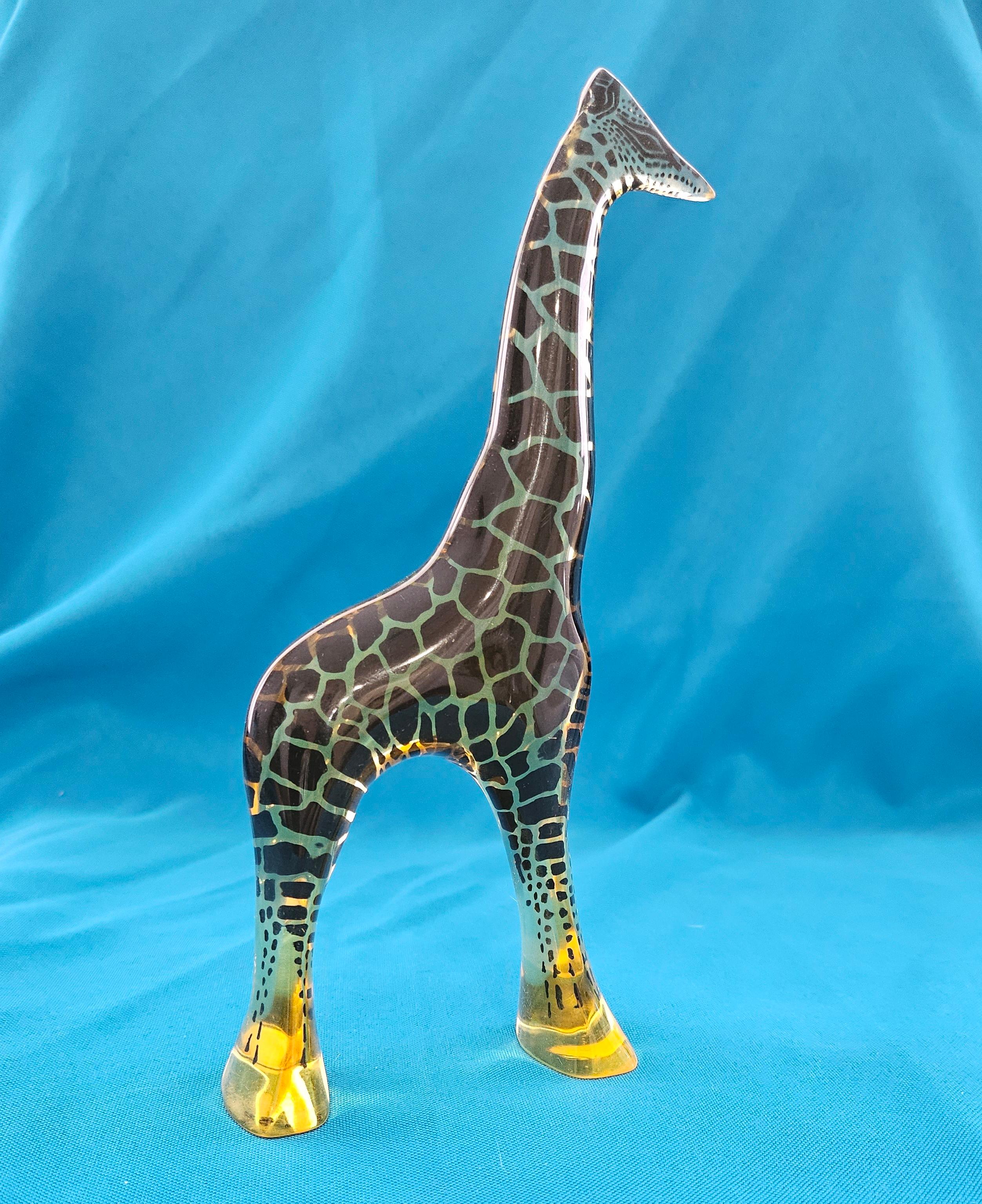 8.5 Inch Abraham Palatnik Lucite Giraffe Sculpture - Op Art For Sale 2