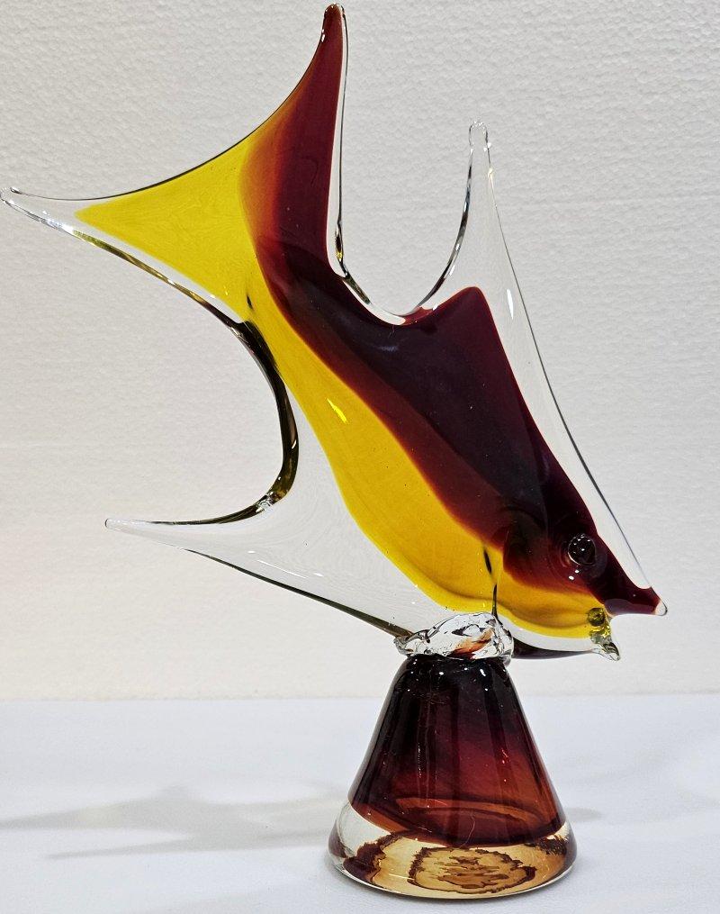 Mid-Century Modern 8.5 Inch Tall Murano Art Glass Fish Sculpture For Sale