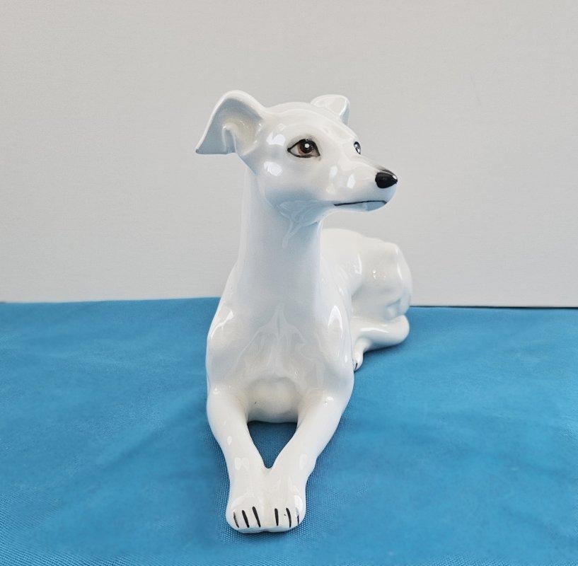Mid-Century moderno Levriero bianco in porcellana o ceramica da 8,5 pollici / Whiting in vendita in vendita