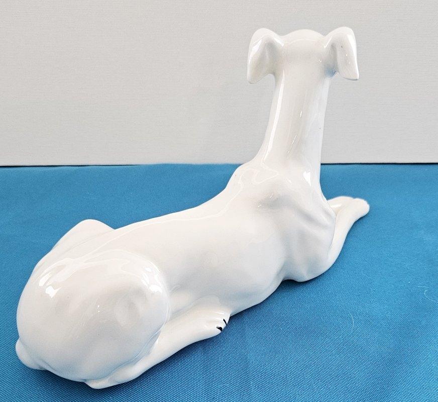 XX secolo Levriero bianco in porcellana o ceramica da 8,5 pollici / Whiting in vendita in vendita