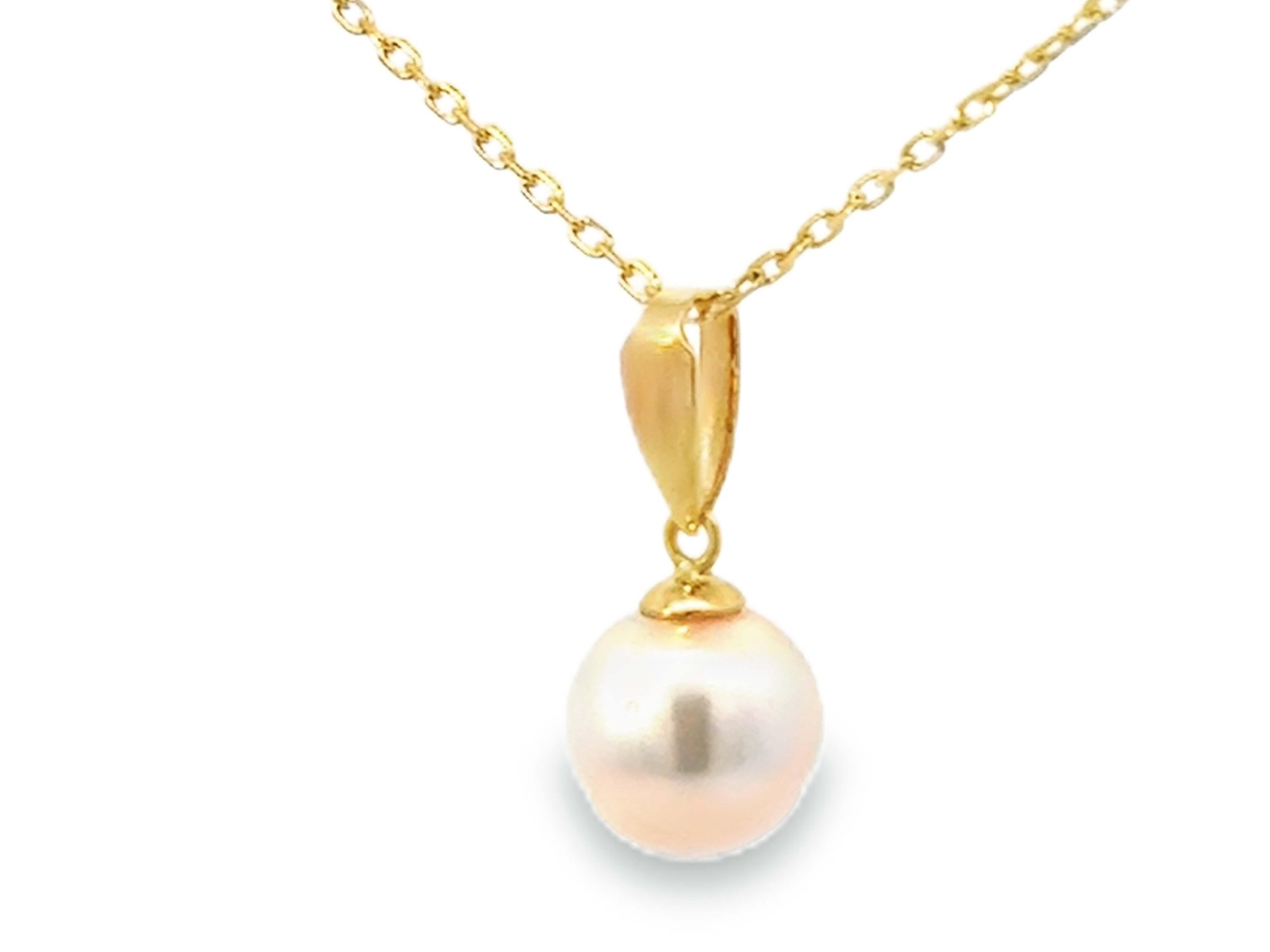 Taille ronde Pendentif en perles Akoya blanches de 8,5 m sur chaîne à maillons de 16 pouces en vente