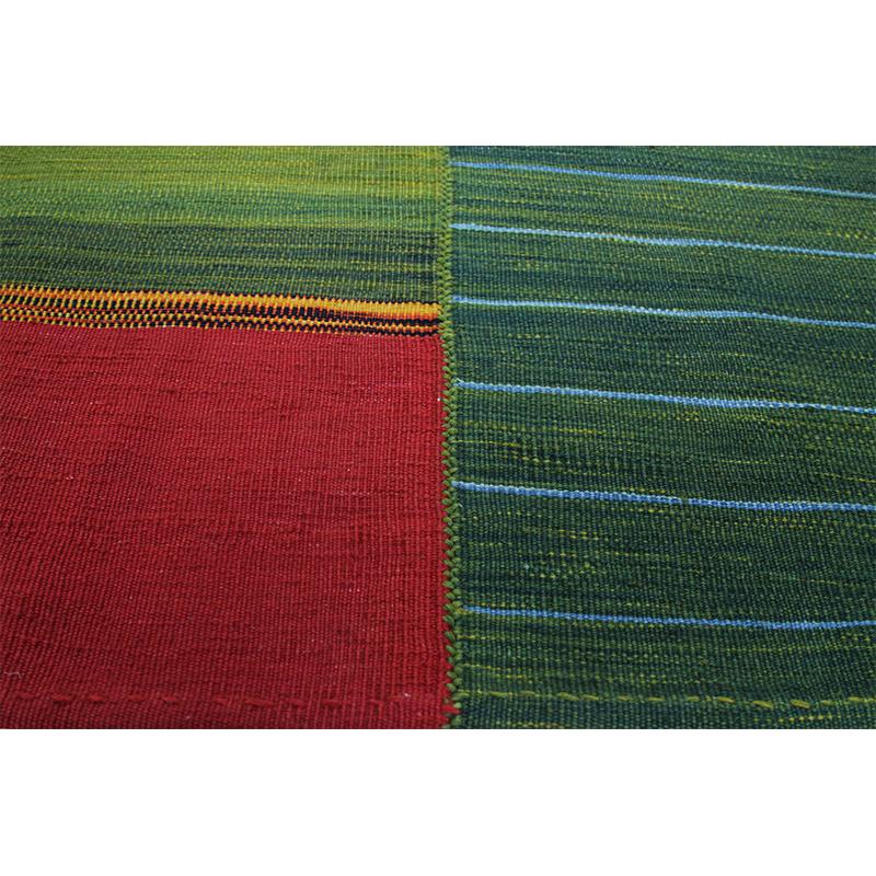 Contemporary Hand-Woven Flat-Weave Persian Kilim Rug  (Kelim) im Angebot