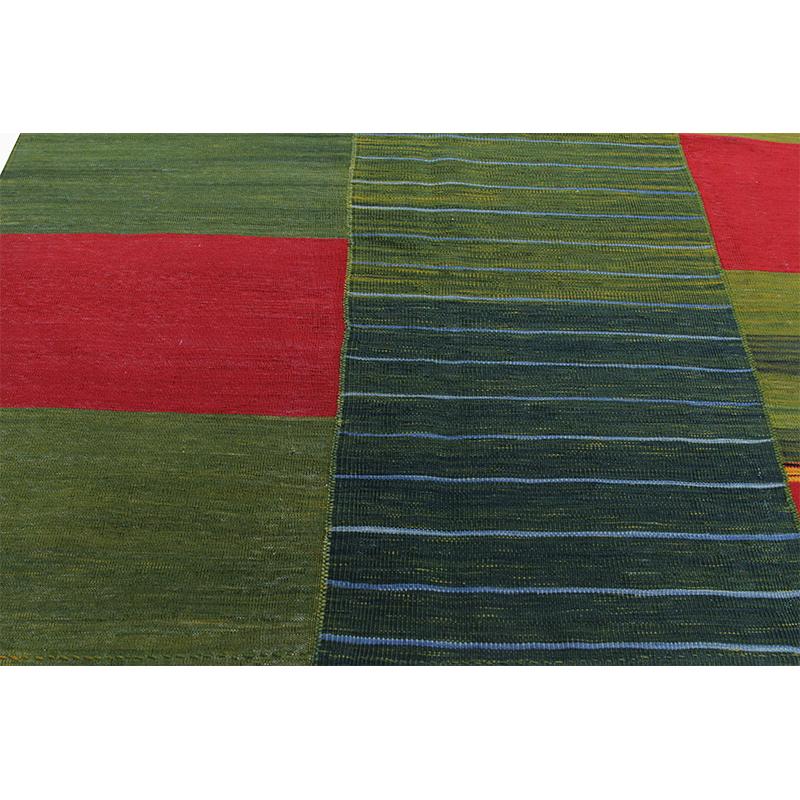 Contemporary Hand-Woven Flat-Weave Persian Kilim Rug  (Persisch) im Angebot