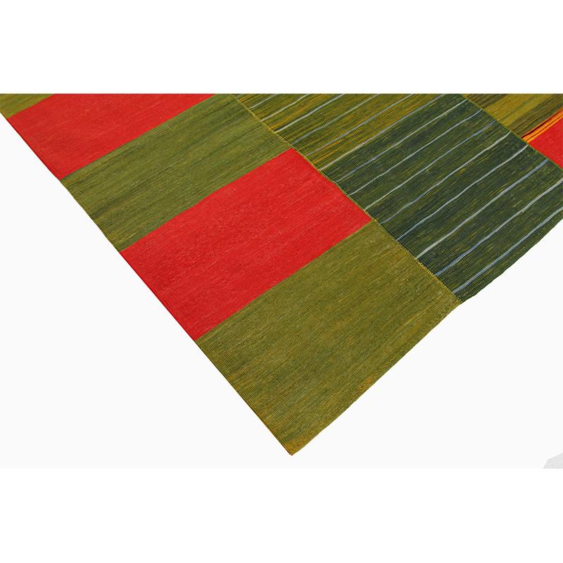 Contemporary Hand-Woven Flat-Weave Persian Kilim Rug  (Handgewebt) im Angebot