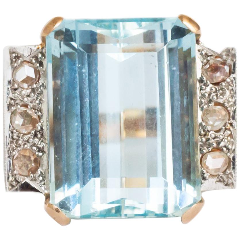 8.50 Carat Aquamarine Rose Gold Engagement Ring For Sale