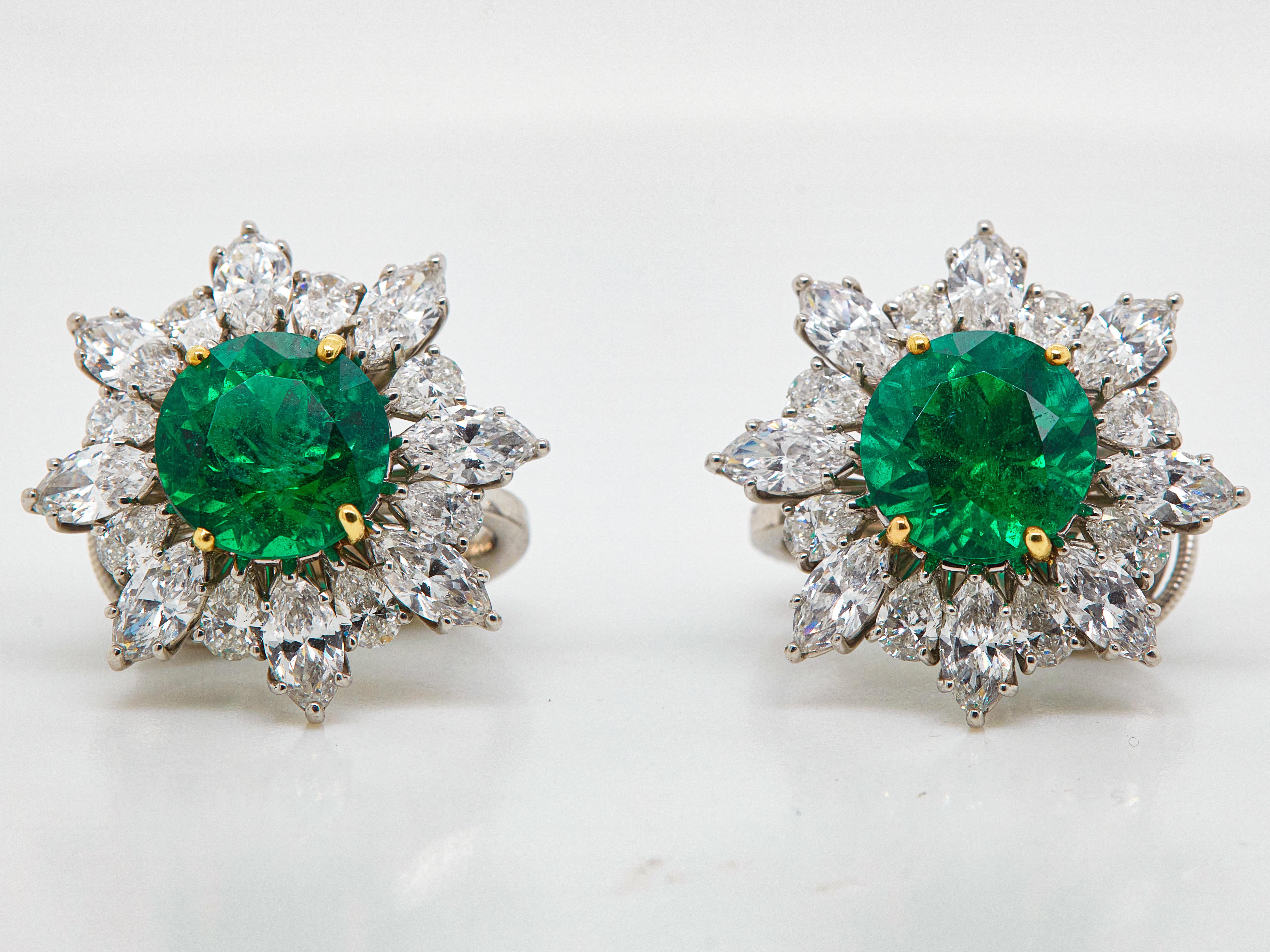 8.50 Carat Certified Vivid Green Emerald Diamond Stud Earrings In New Condition In New York, NY