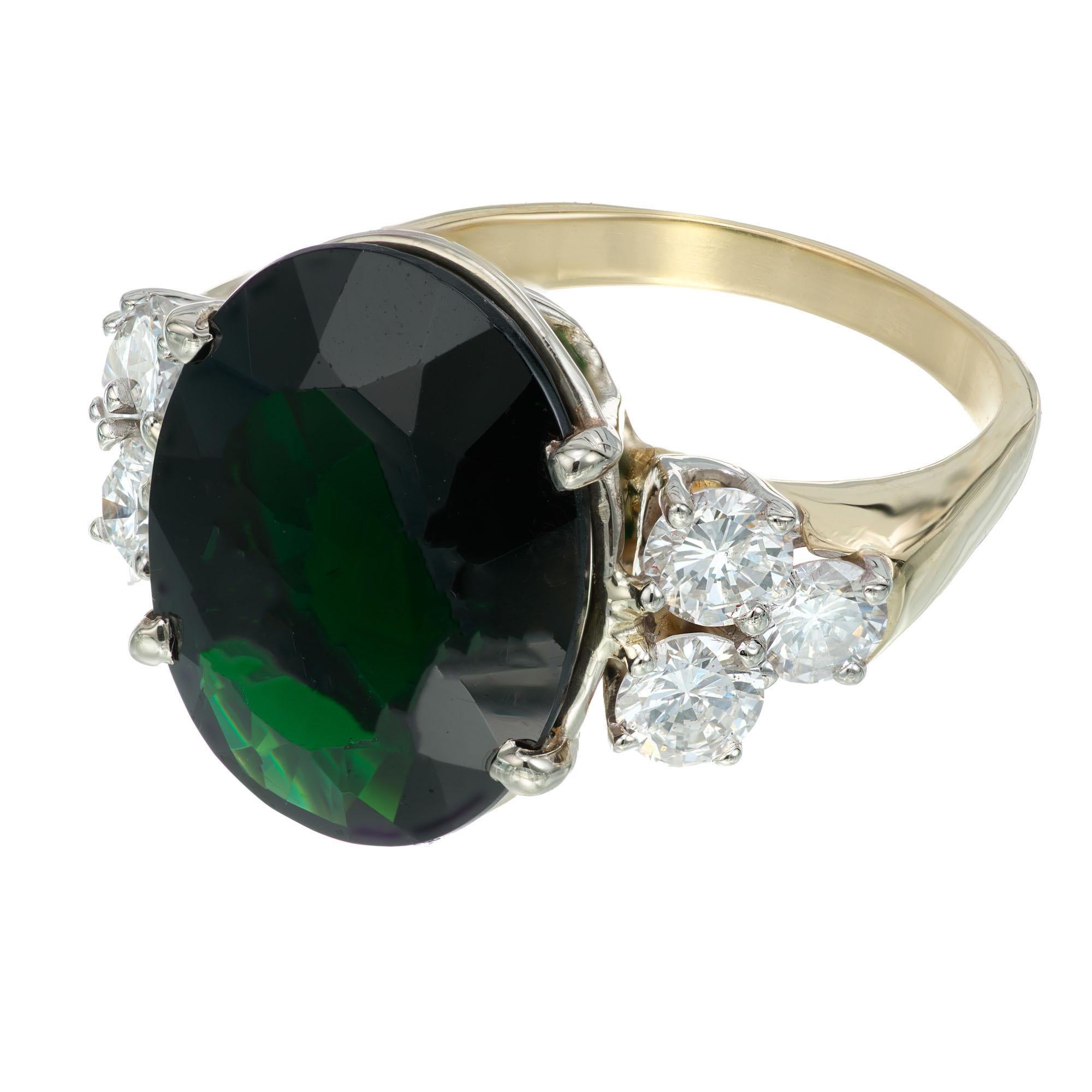 Taille ovale Bague cocktail en or avec diamants et tourmaline vert profond de 8,50 carats en vente