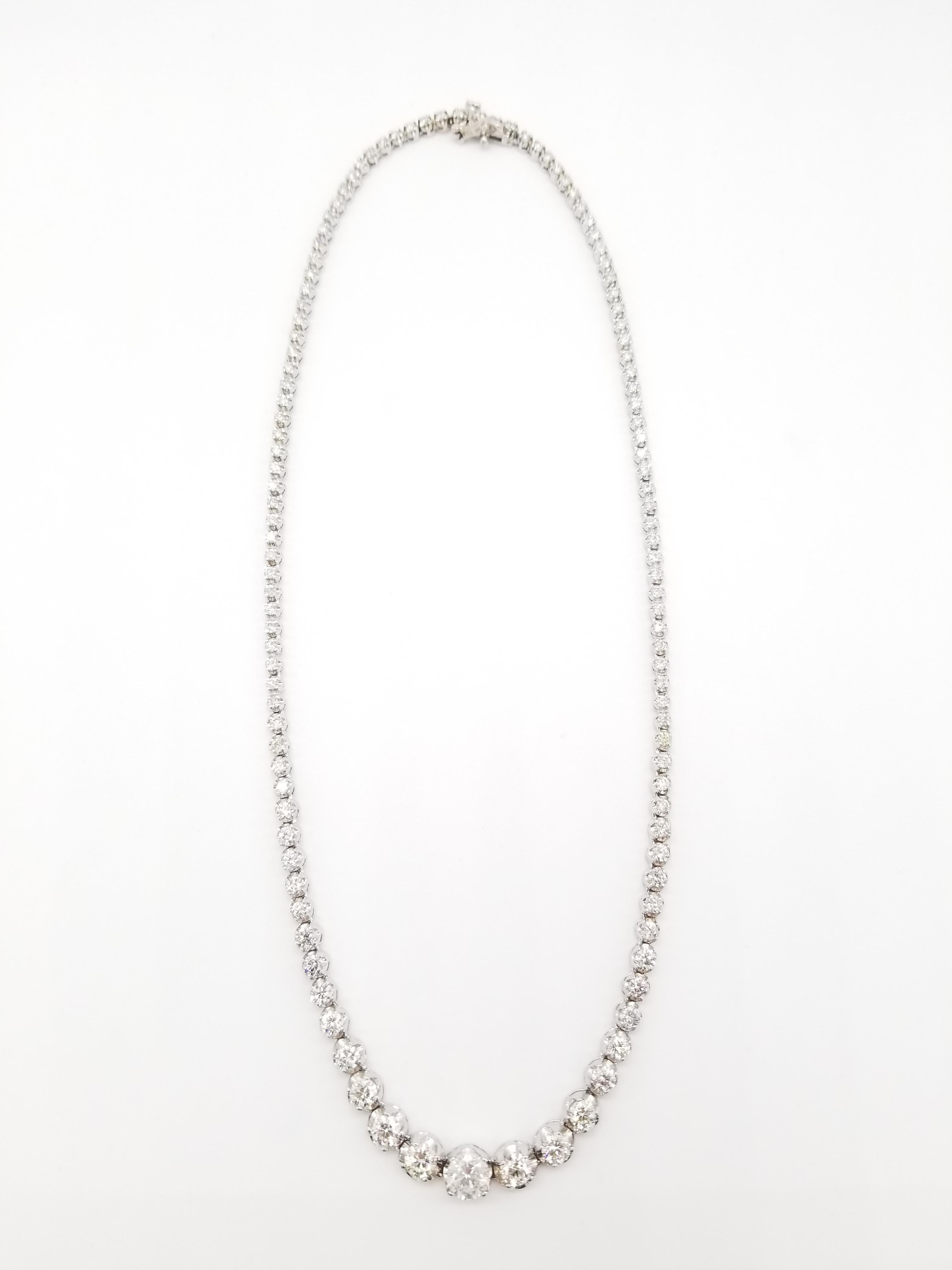 Round Cut 8.40 Carat Diamond Graduated Riviera Tennis Necklace 14 Karat White Gold For Sale