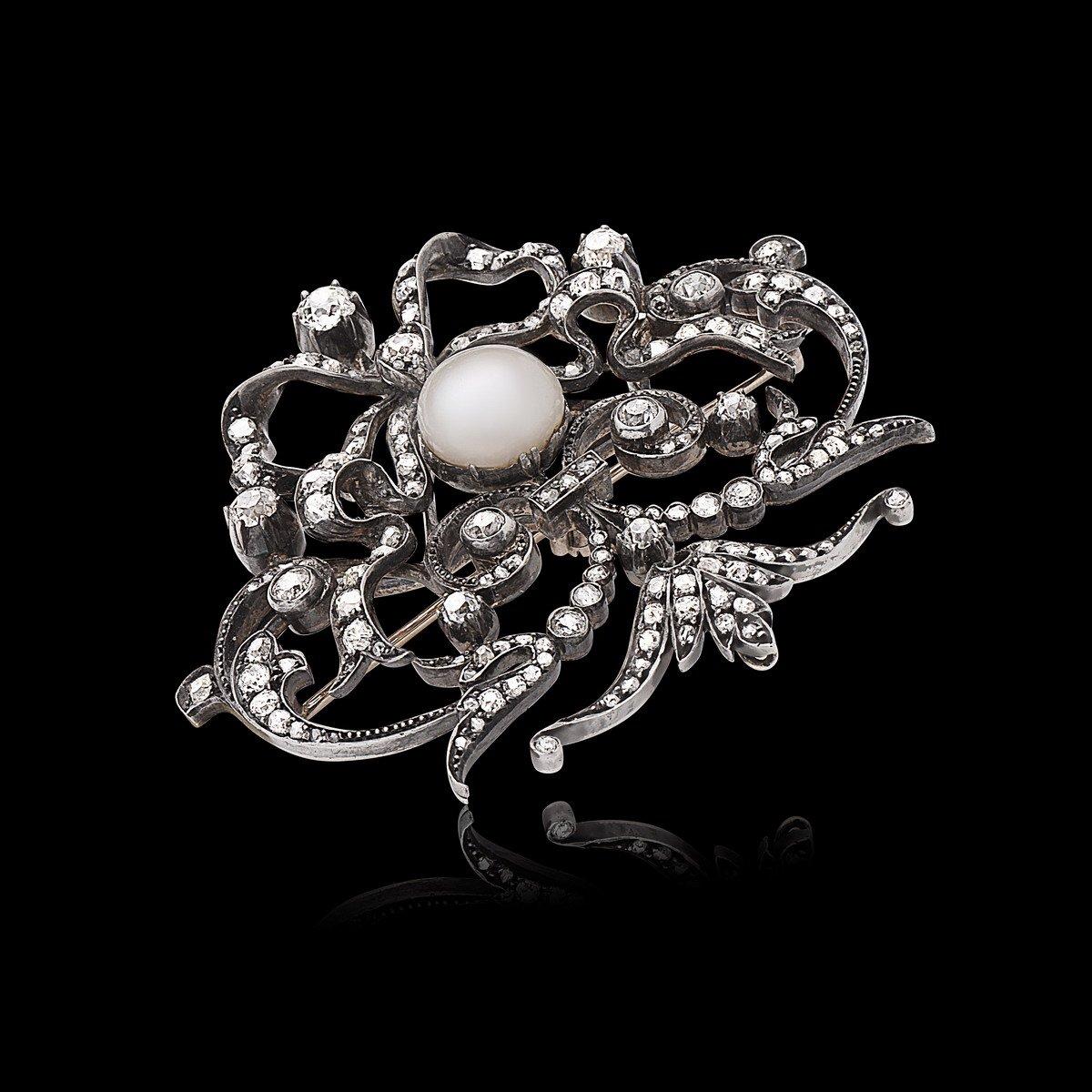 8.50 Carat Georgian Brooch with a Natural Pearl In Good Condition For Sale In New York, NY