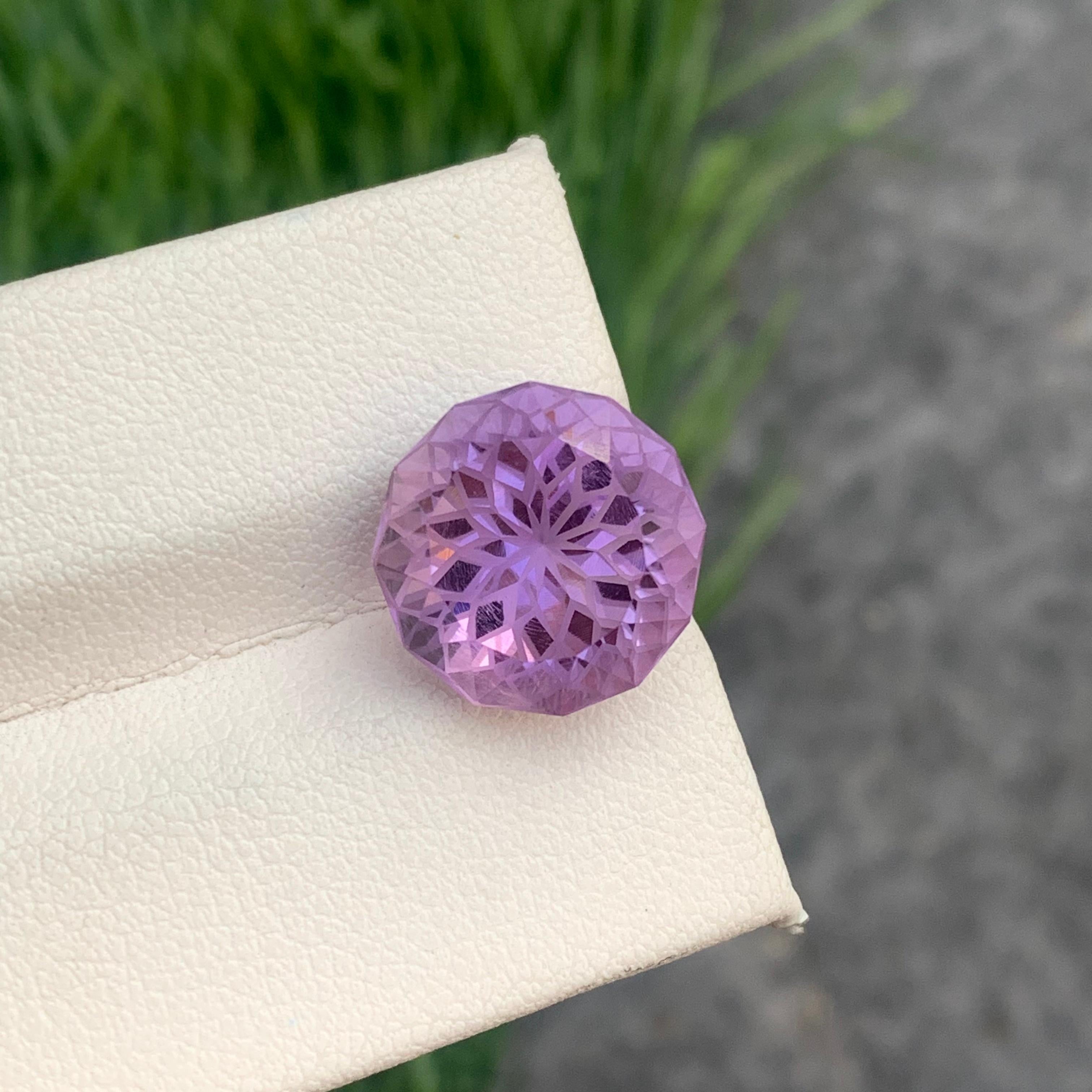 8.50 Carat Gorgeous Natural Loose Round Flower Cut Amethyst Ring Gem from Brazil In New Condition For Sale In Peshawar, PK
