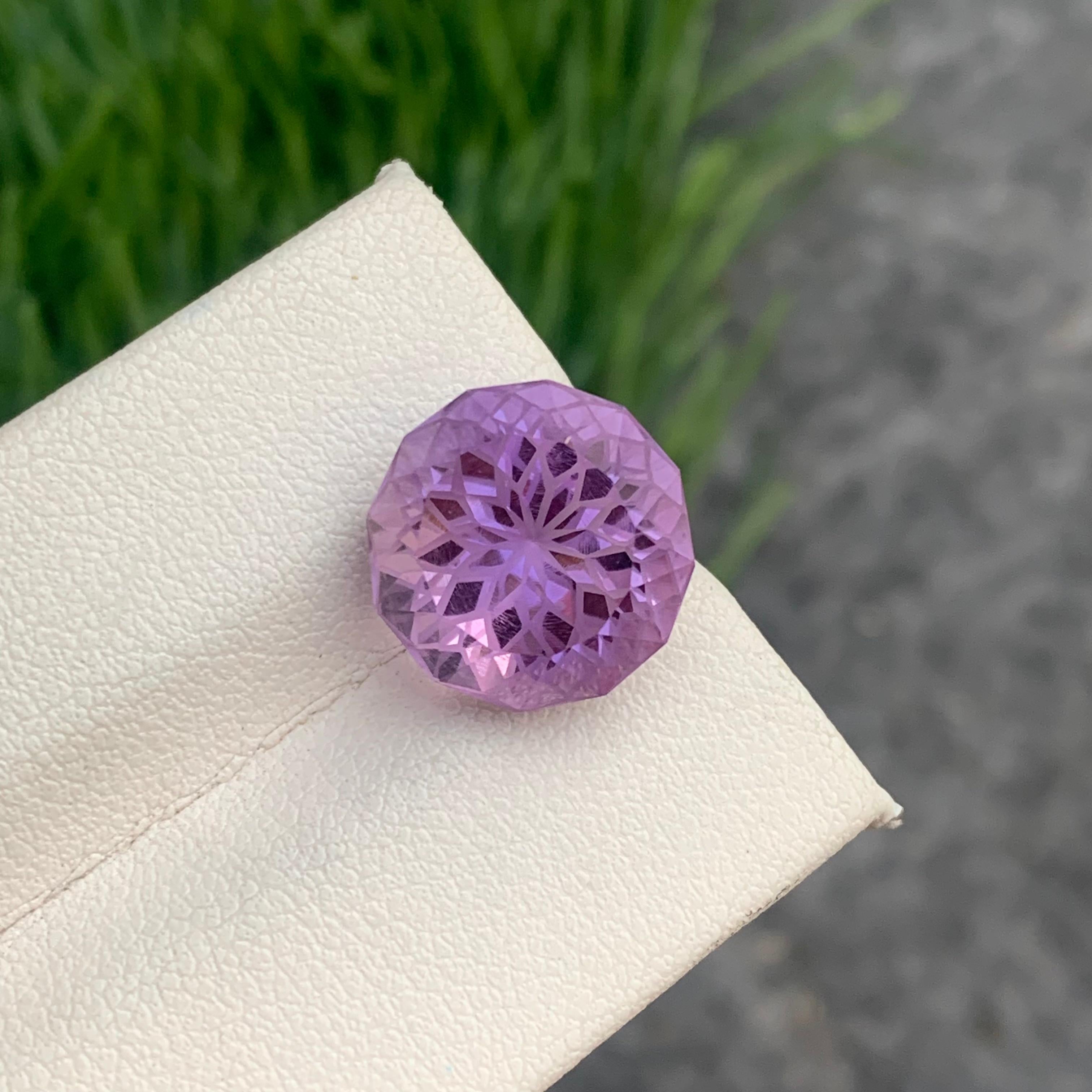 Women's or Men's 8.50 Carat Gorgeous Natural Loose Round Flower Cut Amethyst Ring Gem from Brazil For Sale