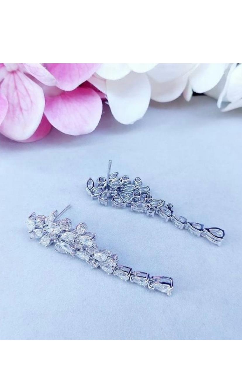 8.50 Carat Natural Diamonds  18k Gold Gorgeous Earrings For Sale 5