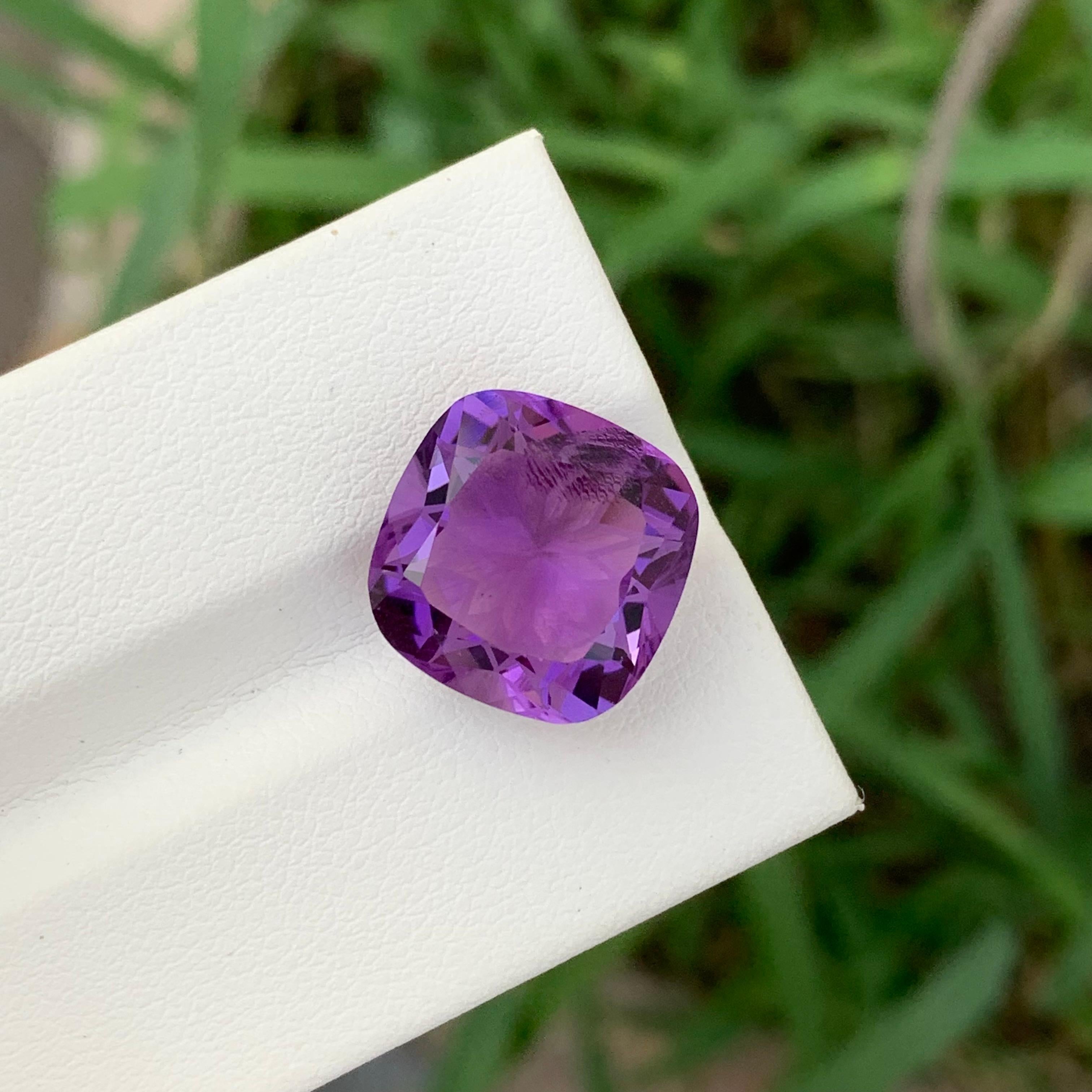 8.50 Carat Natural Loose Amethyst Square Shape Gem For Jewellery In New Condition For Sale In Peshawar, PK