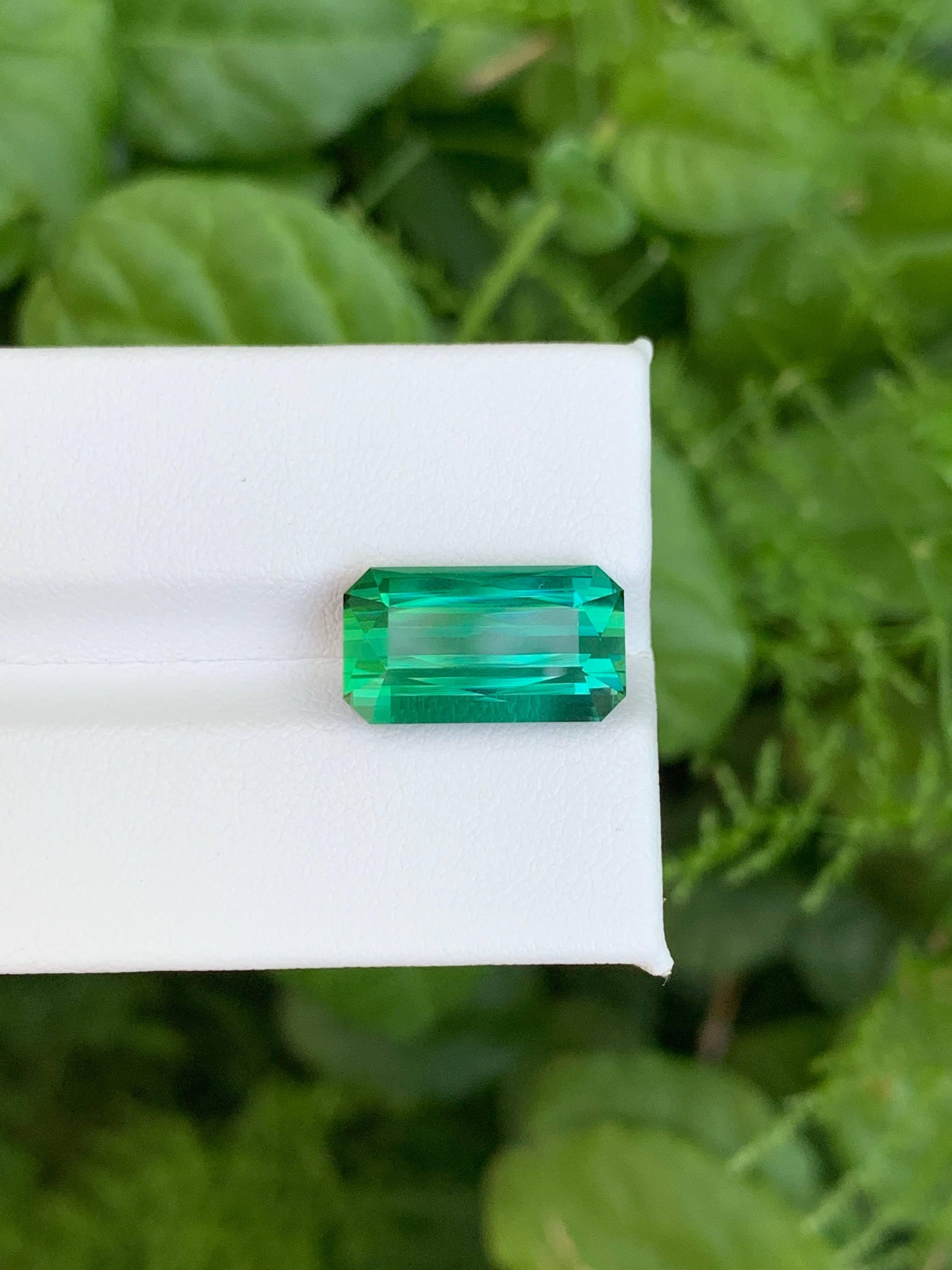 Gema afgana suelta de turmalina azul verdosa natural de 8.50 quilates, talla esmeralda en venta 5