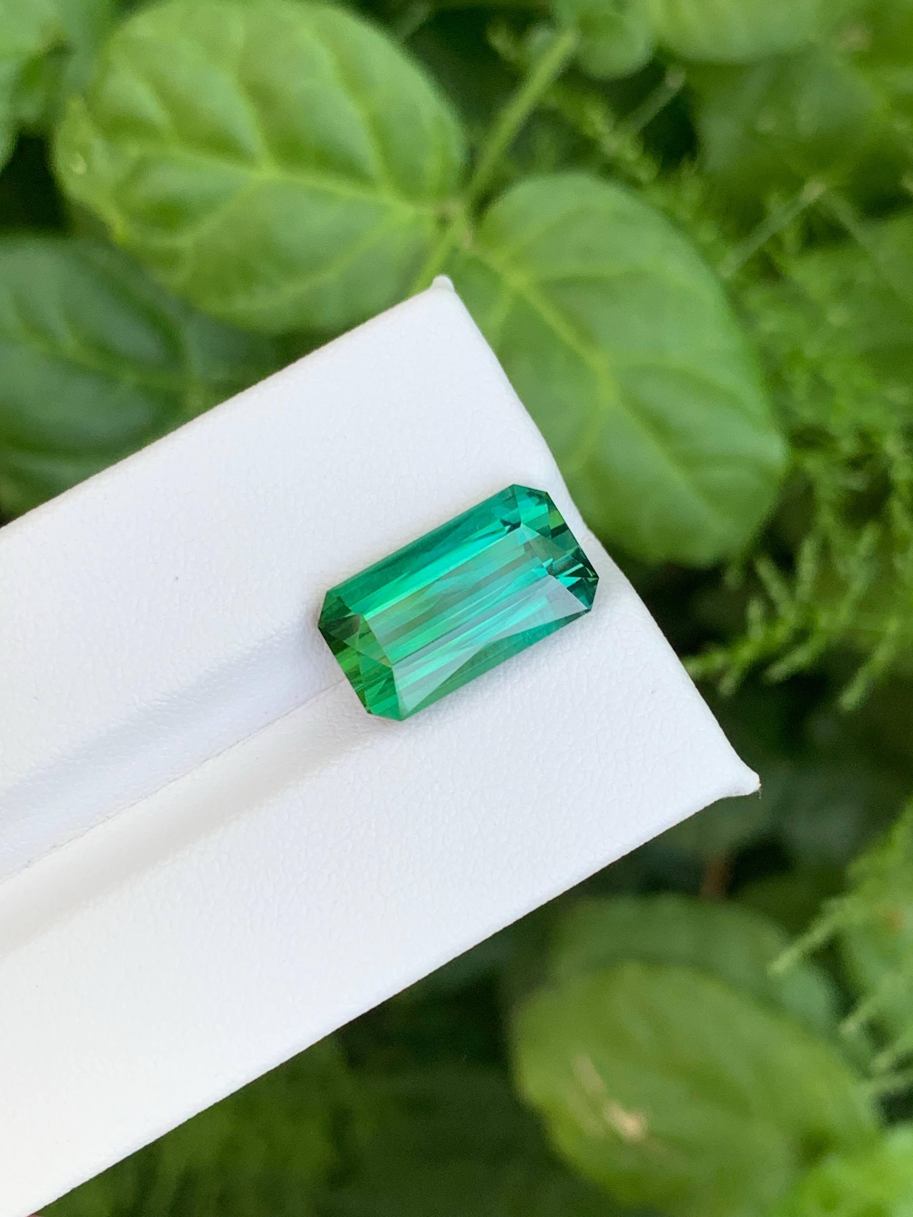 Gema afgana suelta de turmalina azul verdosa natural de 8.50 quilates, talla esmeralda en venta 3