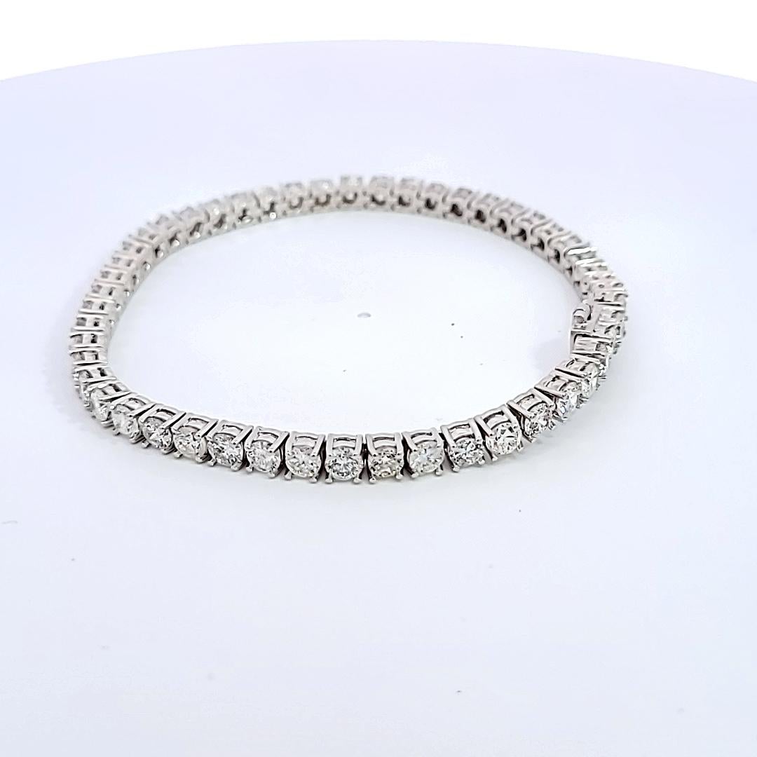 Contemporary 8.50 Carat Round Brilliant G SI1 Diamond 14 Karat White Gold Tennis Bracelet For Sale