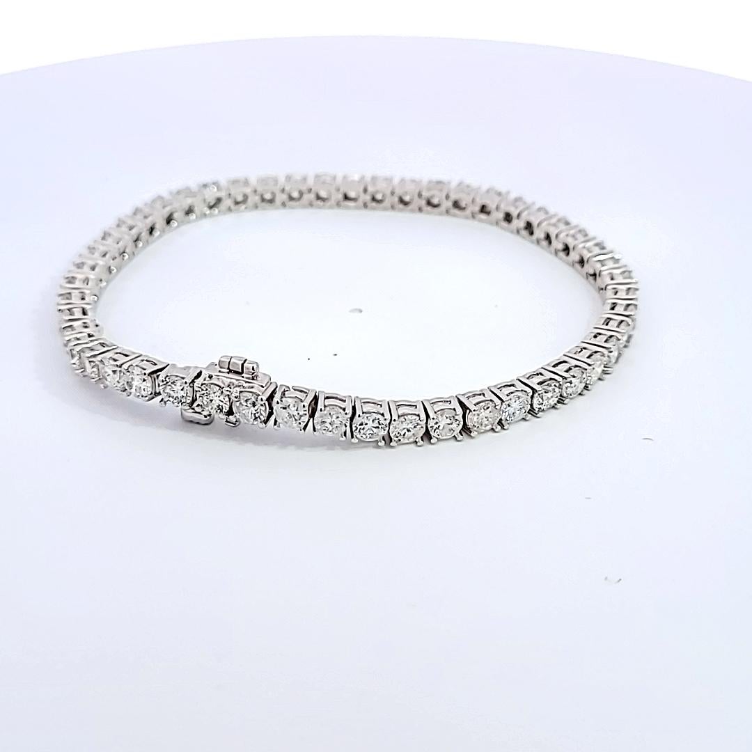 Brilliant Cut 8.50 Carat Round Brilliant G SI1 Diamond 14 Karat White Gold Tennis Bracelet For Sale