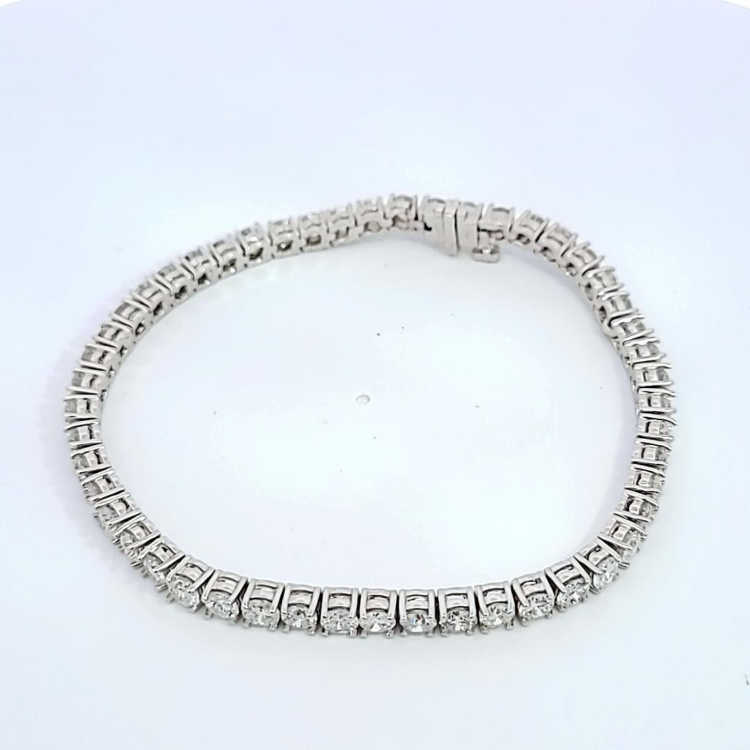 Women's or Men's 8.50 Carat Round Brilliant G SI1 Diamond 14 Karat White Gold Tennis Bracelet For Sale