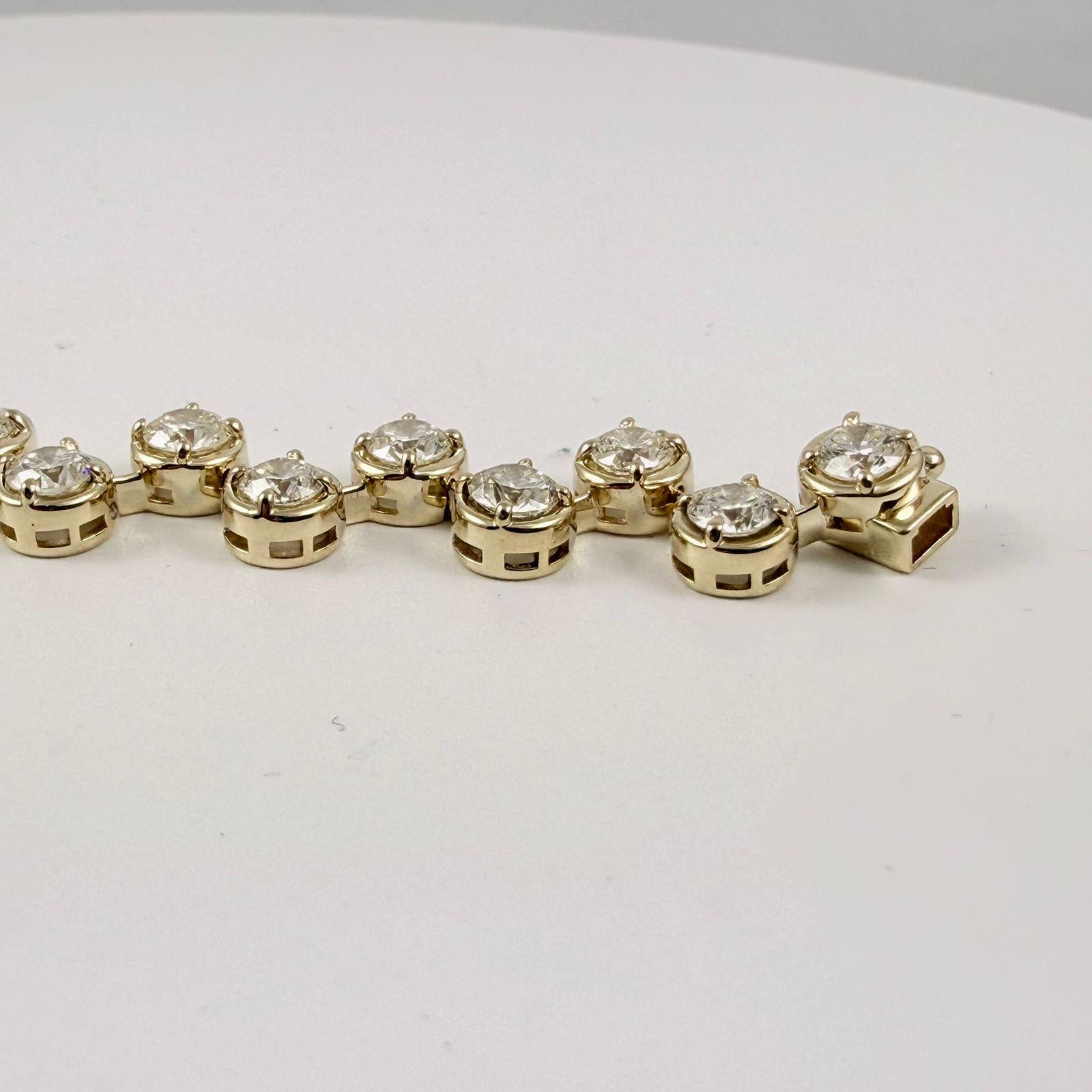 8,50 Karat runde Diamanten Blase Lünette Armband in 14K Weißgold im Angebot 1