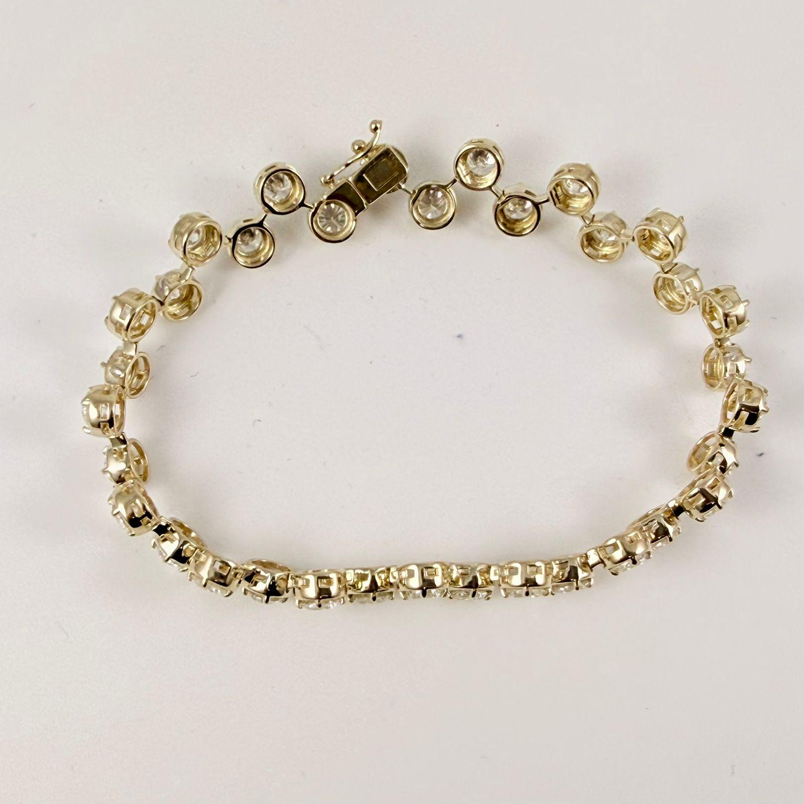Pulsera con bisel de diamantes redondos de 8,50 quilates en oro amarillo de 14 quilates en Nuevo estado para la venta en New York, NY