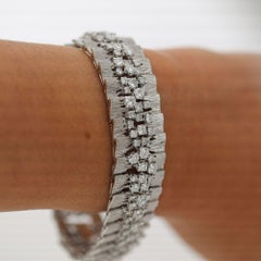 8,50 Karat Runder Diamant Dreireihiges Armband aus 14K Weißgold mit Rindenstruktur