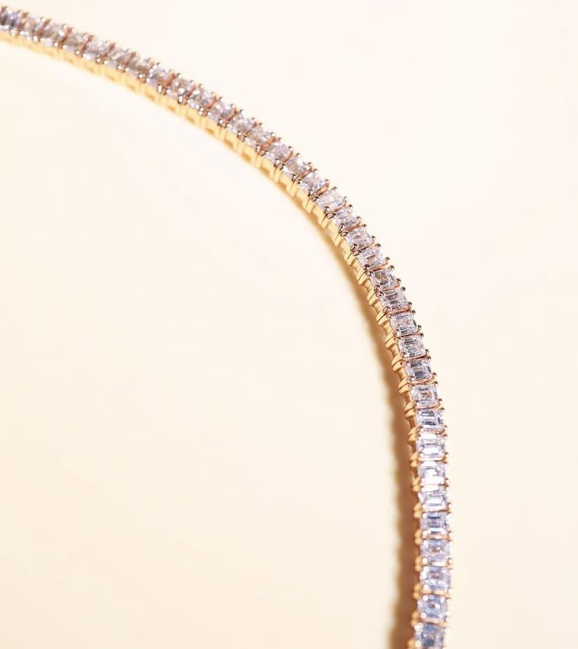 8.50 Carats Emeralds Shape Diamonds 18K Gold Bracelet For Sale 1