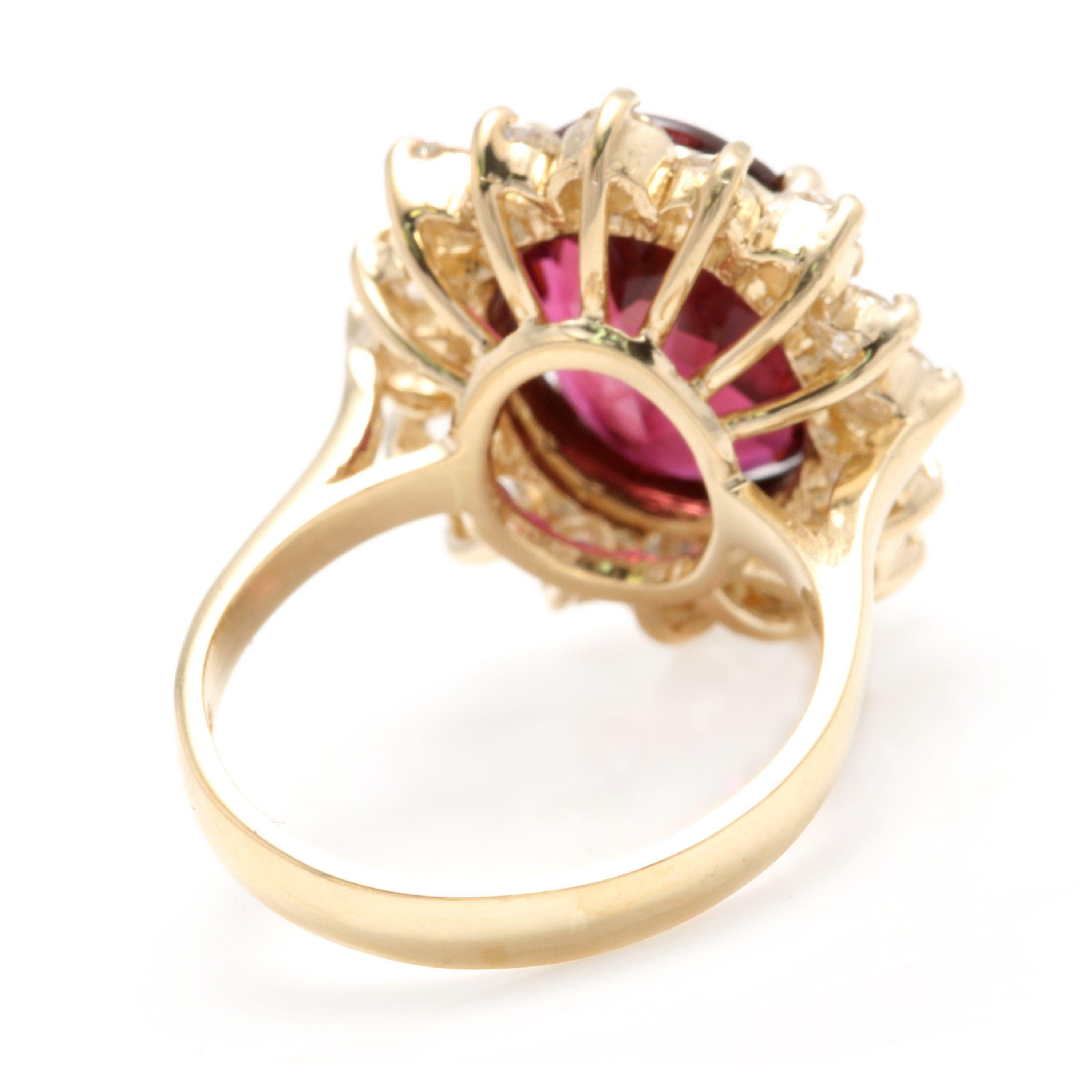 8.50 Carat Natural Looking Tourmaline and Diamond 14 Karat Solid Gold Ring In New Condition For Sale In Los Angeles, CA