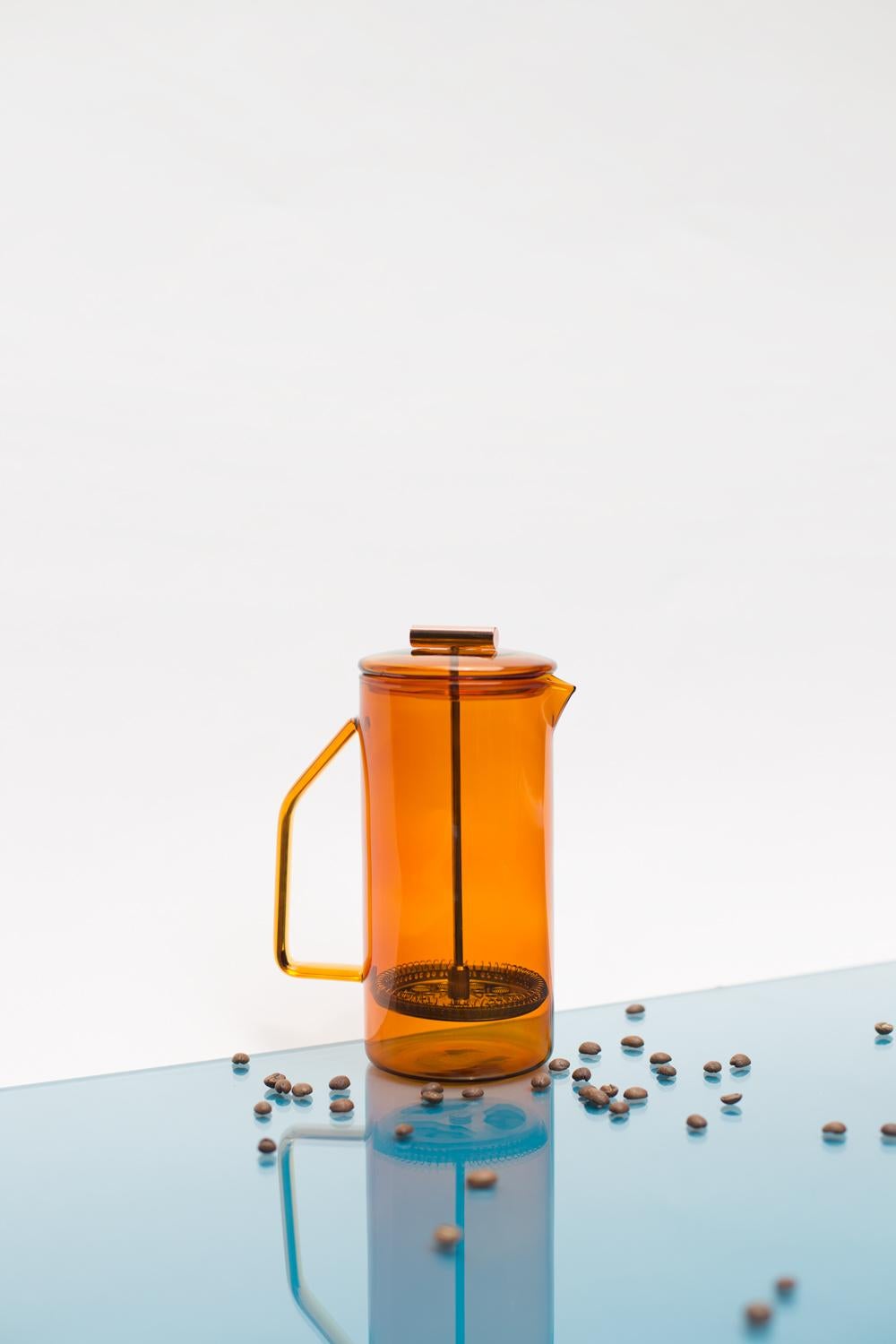 850 mL Glass French Press, Amber In New Condition For Sale In St. Augustine, FL