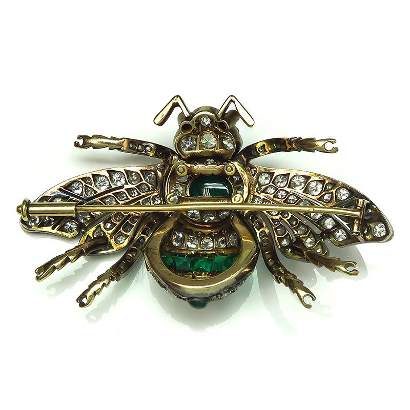 8.50ct Diamond 5.00ct Emerald Bee Pin In Good Condition In New York, NY