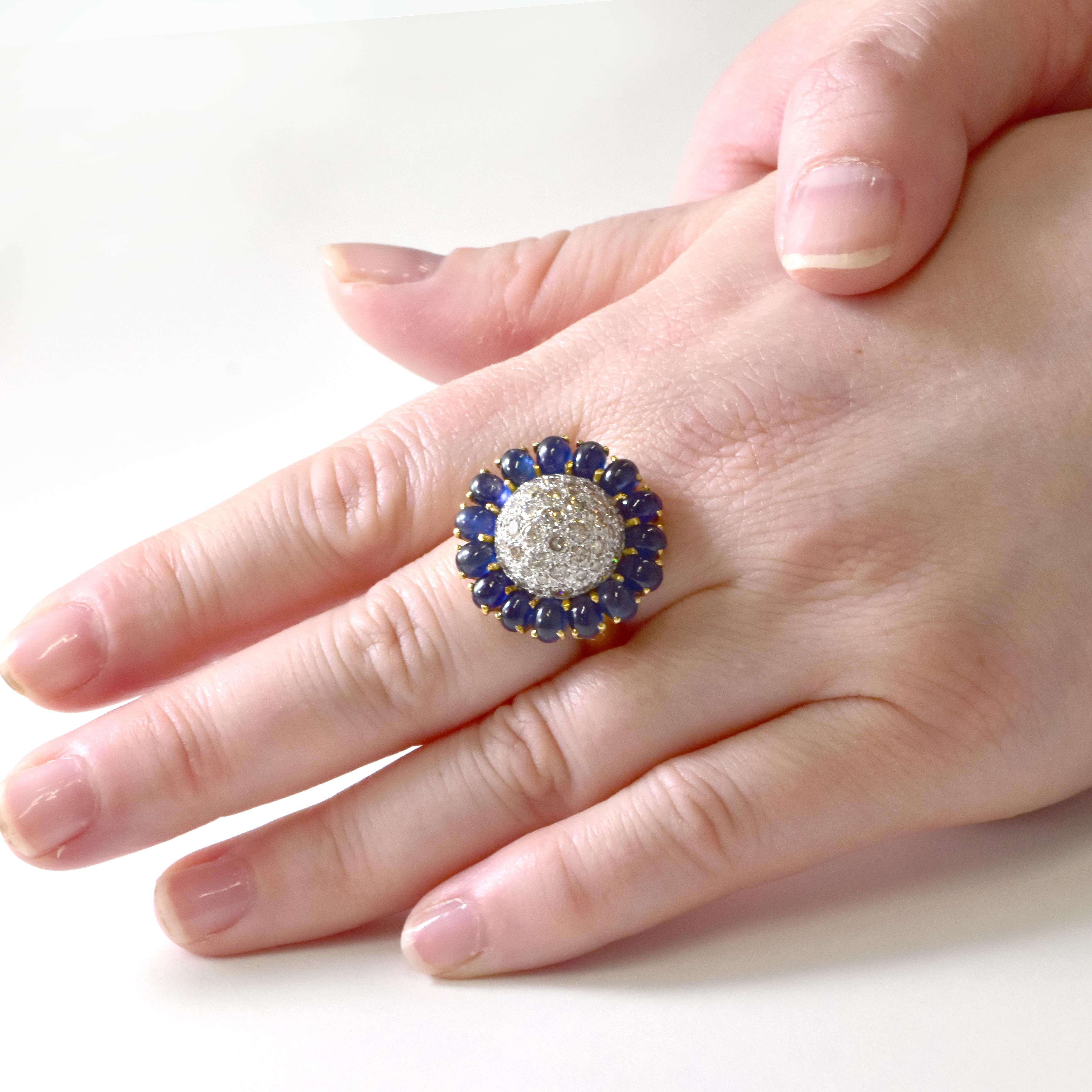 8.52 Carat Natural Cabochon Sapphires and Diamond Ring Made in 18K Gold im Angebot 2