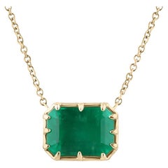 8.52 Carat Rich Green Colombian Emerald Pendant Necklace in Vintage Style