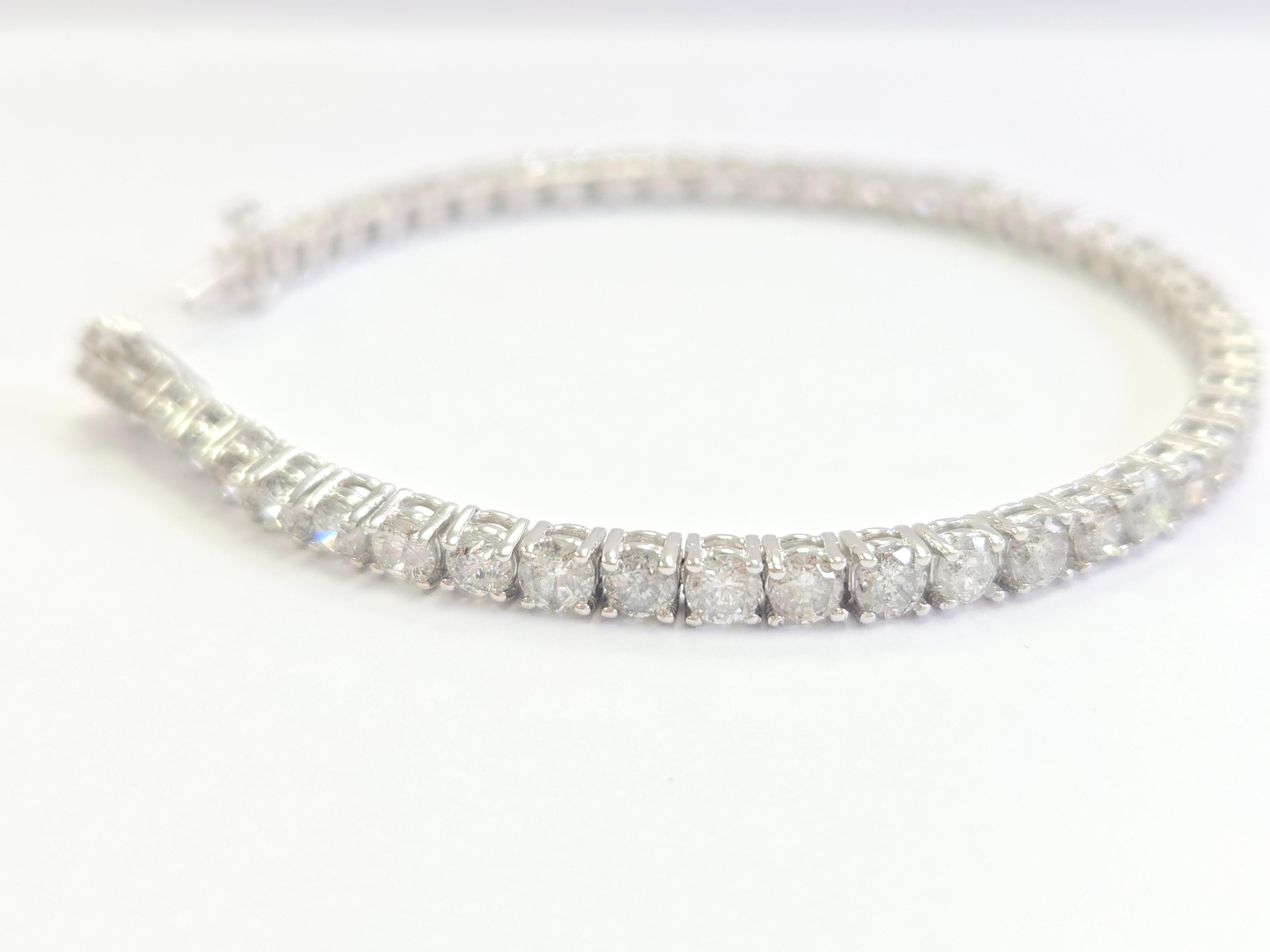 8,53 Karat natürliches Diamant-Tennisarmband 14 Karat Weißgold (Brillantschliff) im Angebot
