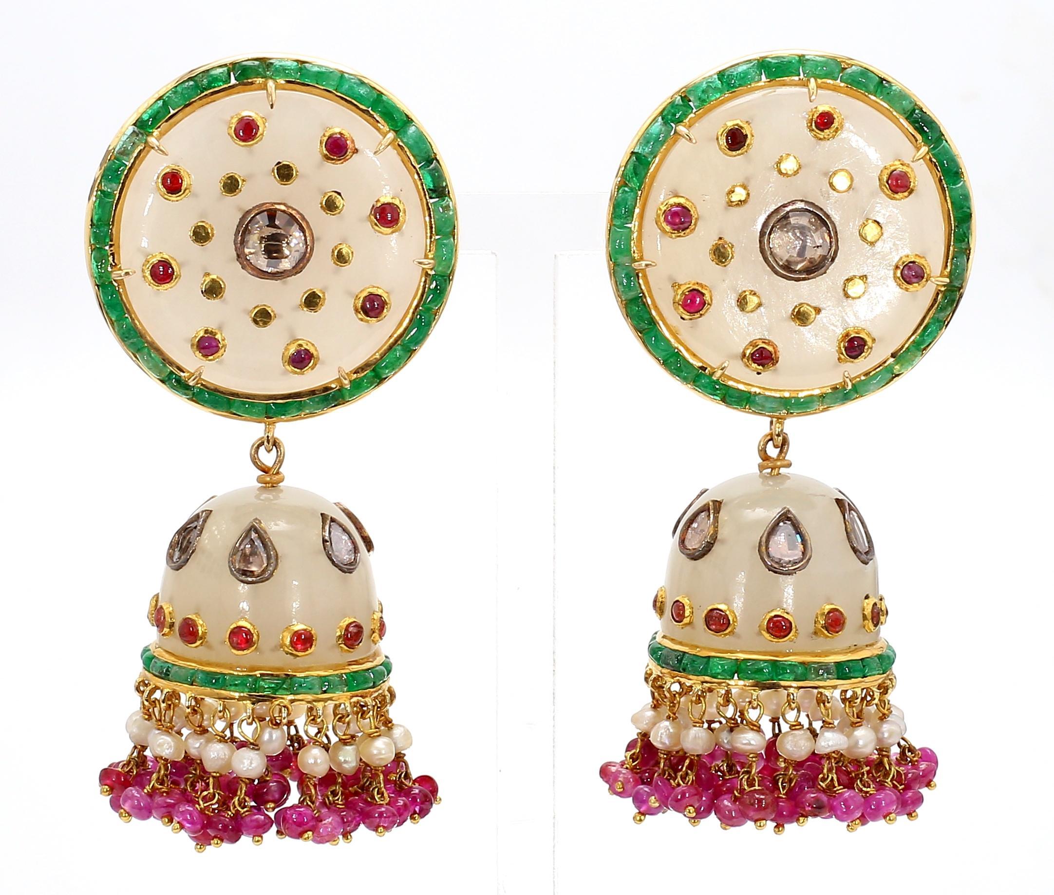 8.54 Carat Emerald, 2.40 Carat Ruby, and 1.00 Carat Diamond Old Persian Earrings For Sale 4