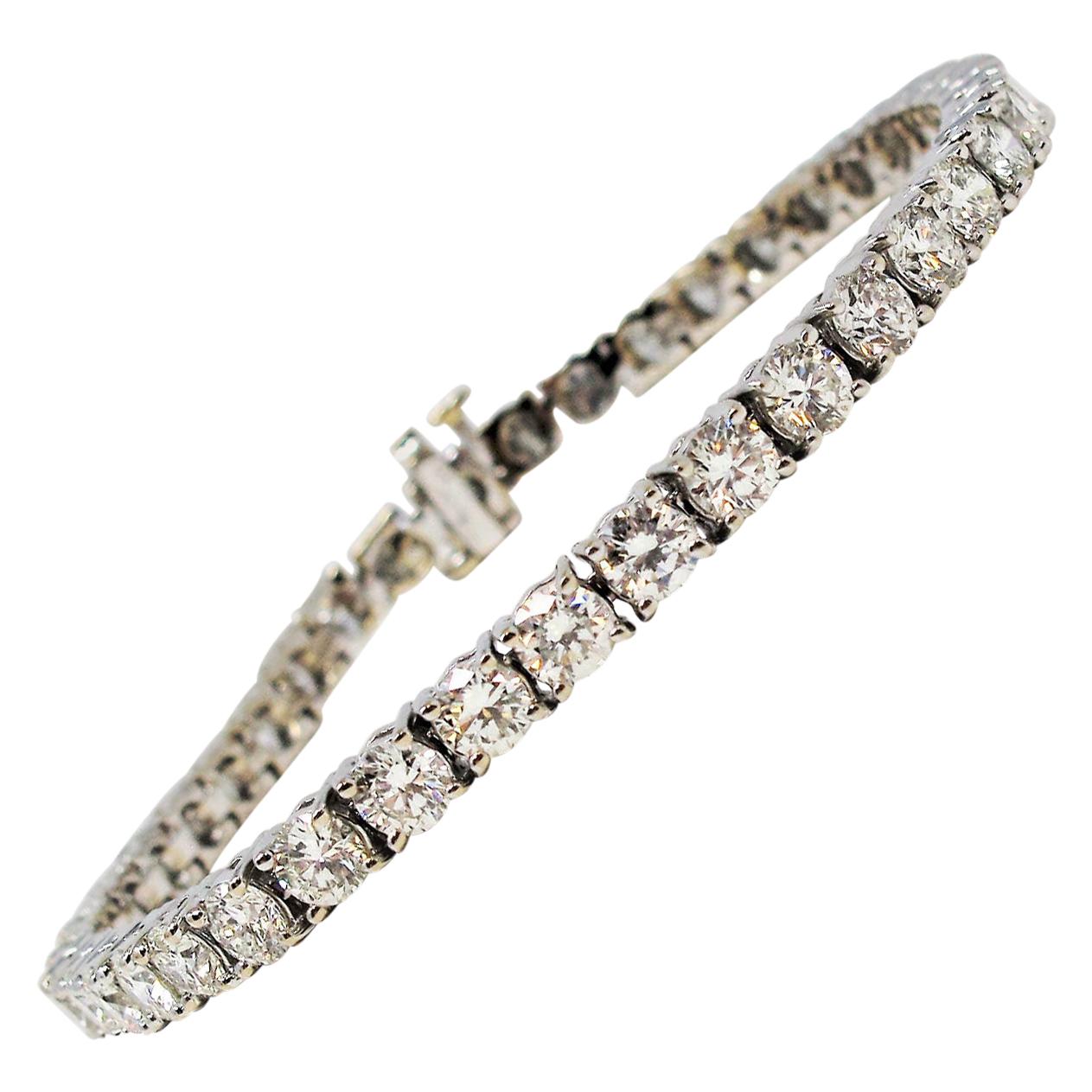 Bracelet tennis en or blanc 14 carats avec diamants brillants ronds de 8,54 carats au total en vente