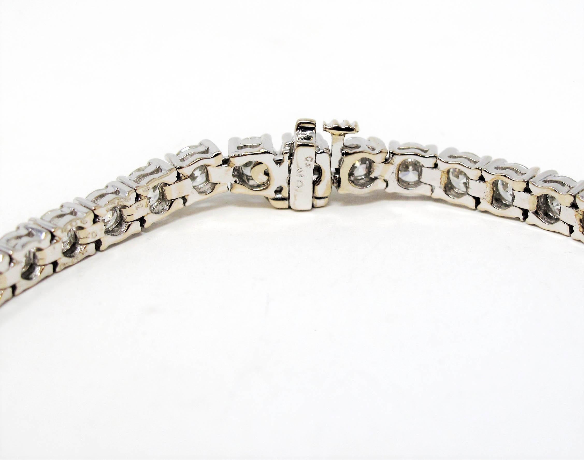 Bracelet tennis en or blanc 14 carats avec diamants brillants ronds de 8,54 carats au total en vente 2