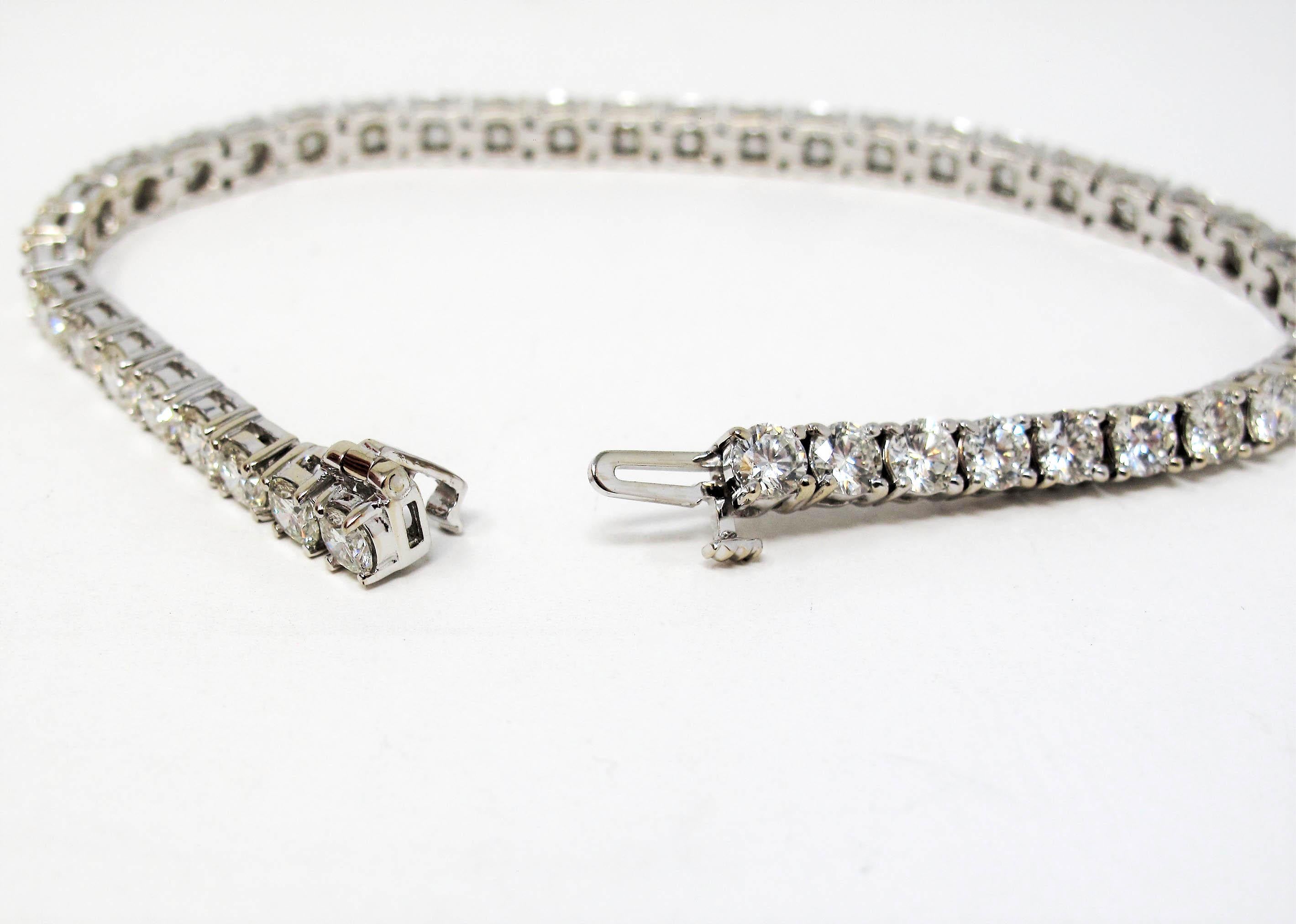 Bracelet tennis en or blanc 14 carats avec diamants brillants ronds de 8,54 carats au total en vente 3