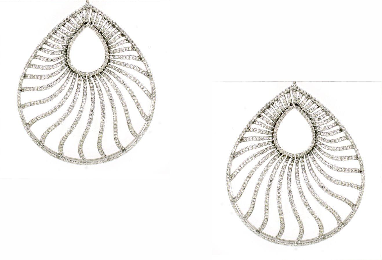 Round Cut 8.54 cts of Diamond Earrings For Sale