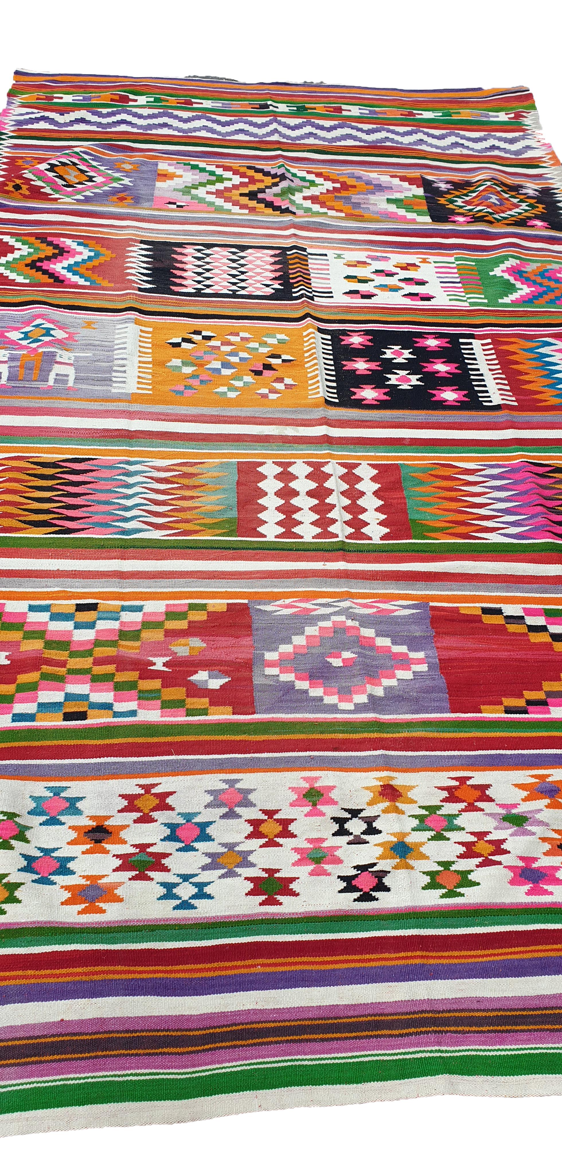 855 - Kilim africain ancien Excellent état - En vente à Paris, FR