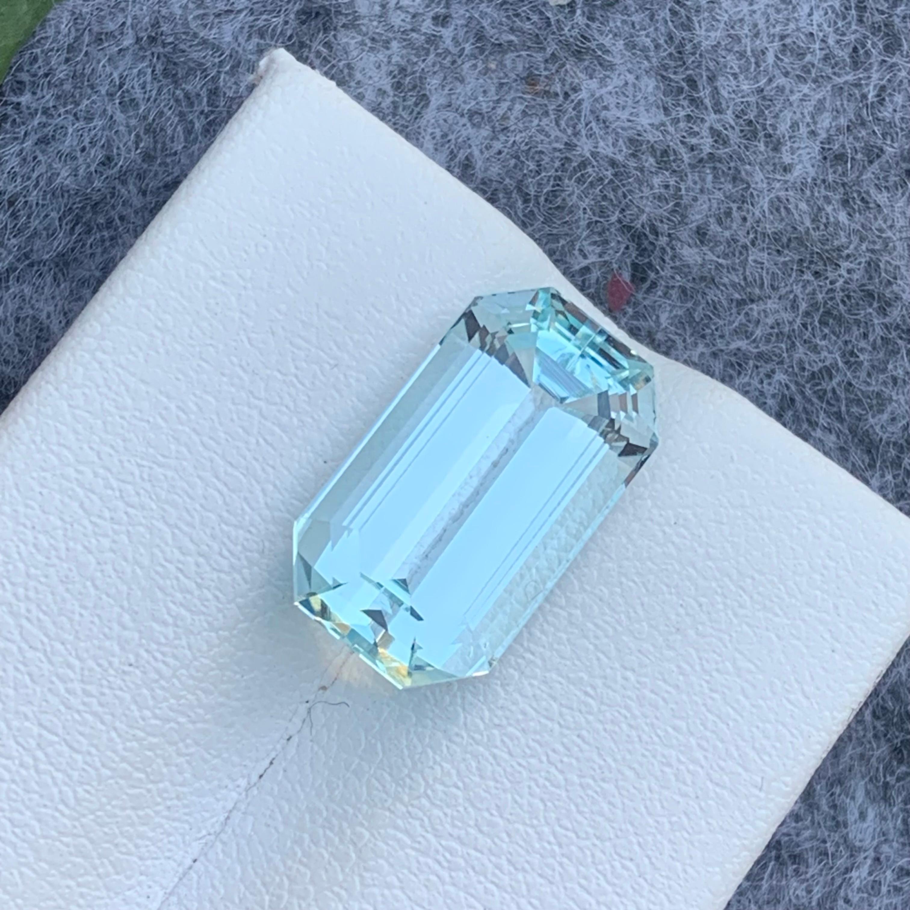 8.55 Carat Natural Light Blue Aquamarine from Pakistan March Birthstone For Sale 1