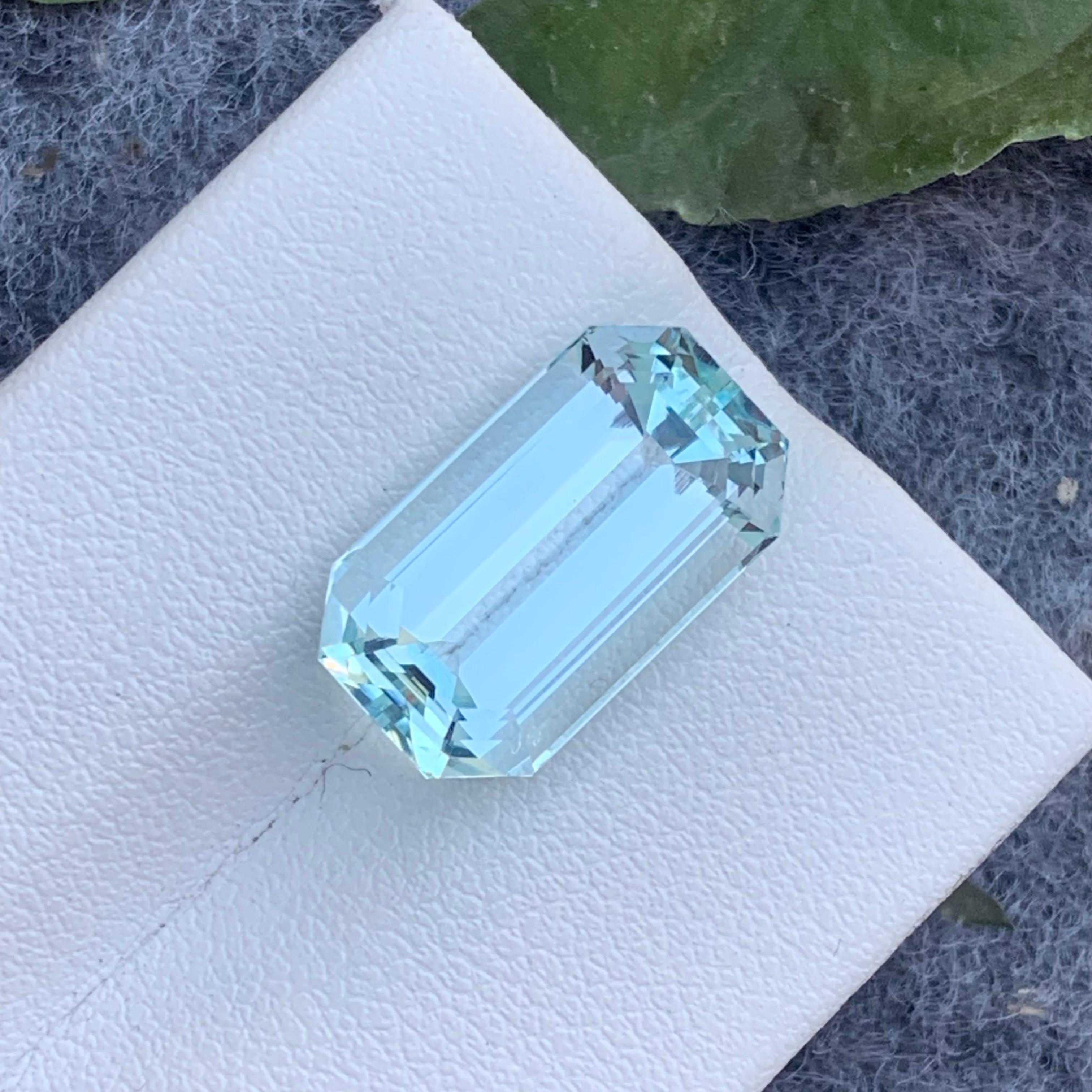 8.55 Carat Natural Light Blue Aquamarine from Pakistan March Birthstone For Sale 8