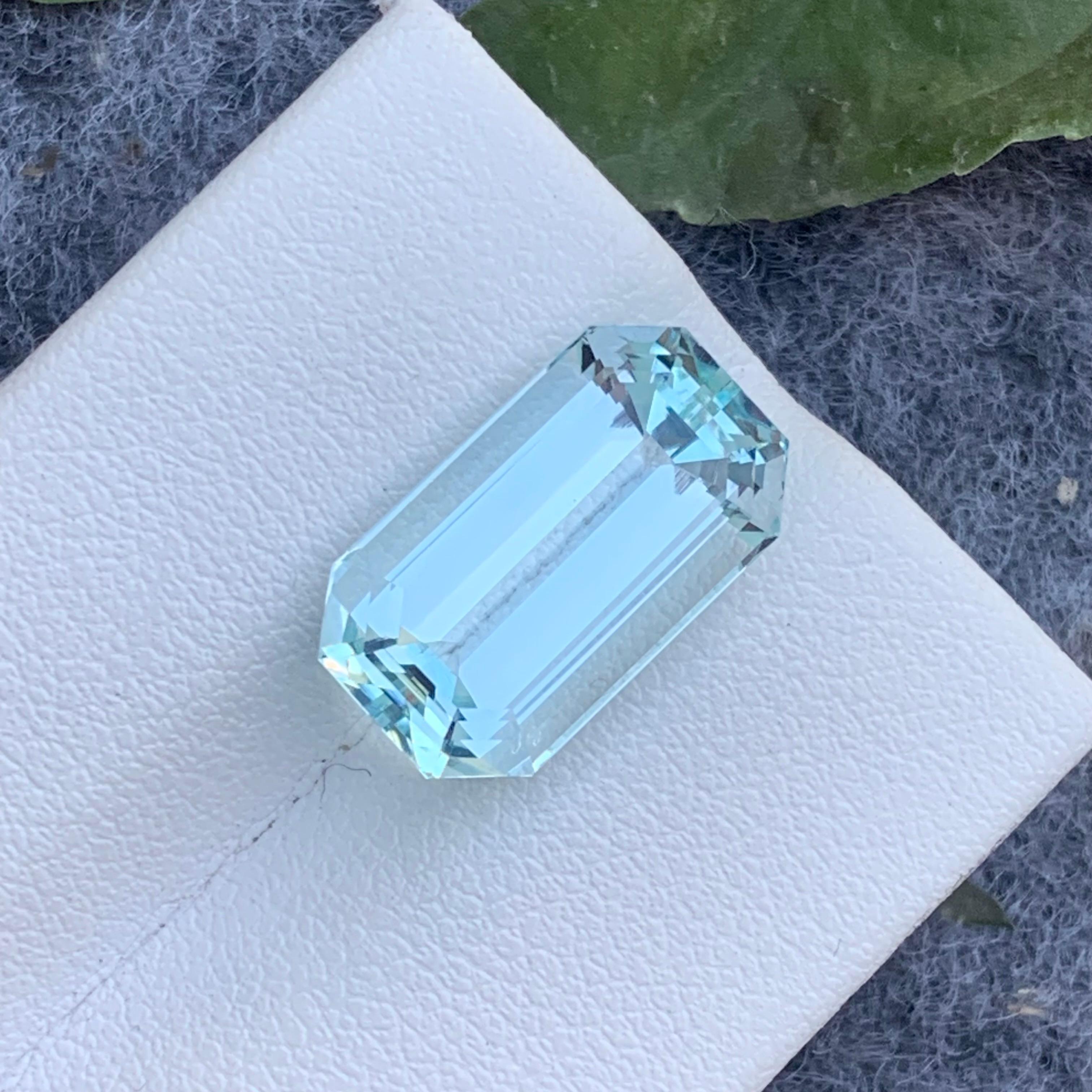 8.55 Carat Natural Light Blue Aquamarine from Pakistan March Birthstone 8