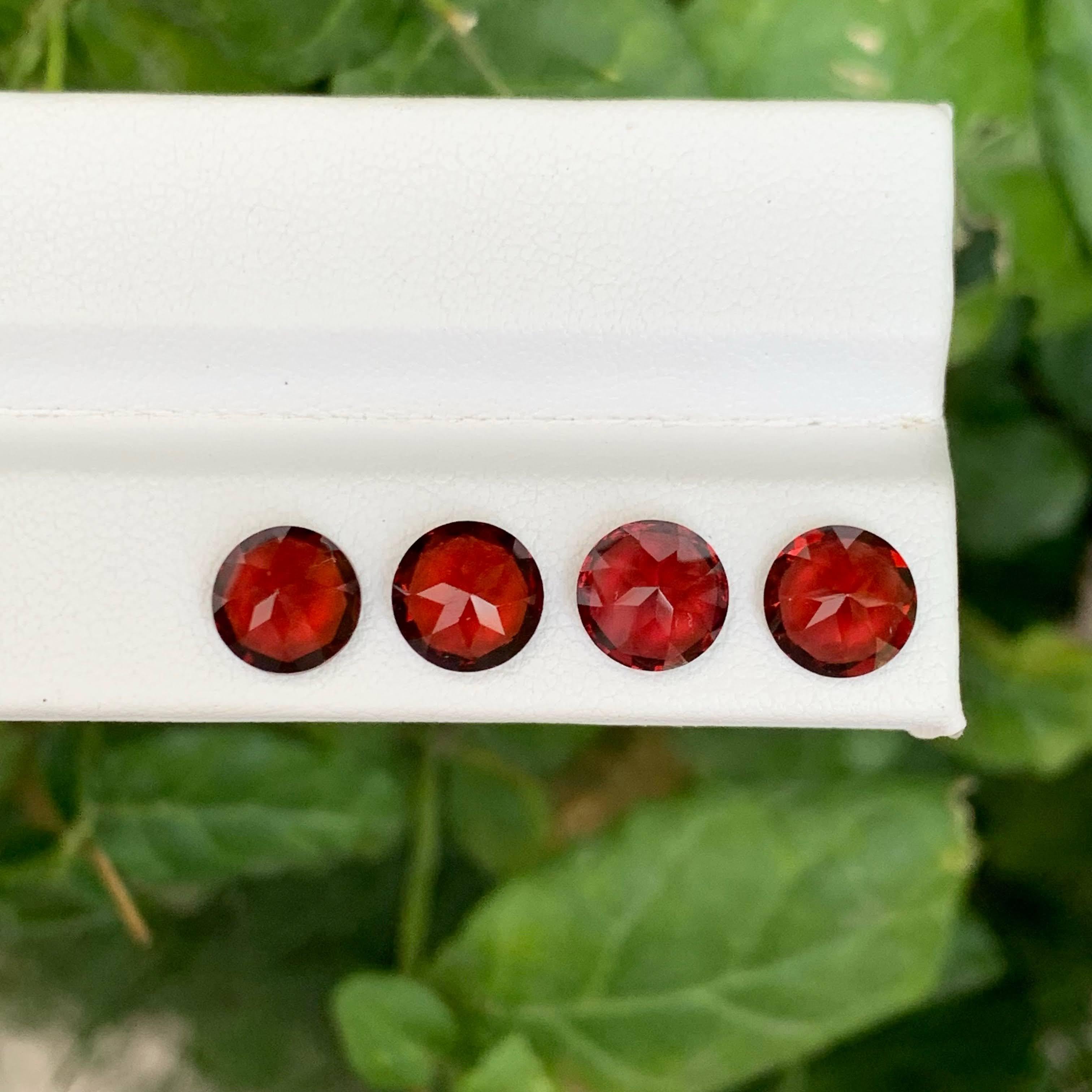 8,55 Karat Natürliche Lose 4 Stück Rot Granat Lot Rundschliff Tansania Edelsteine im Zustand „Neu“ im Angebot in Bangkok, TH