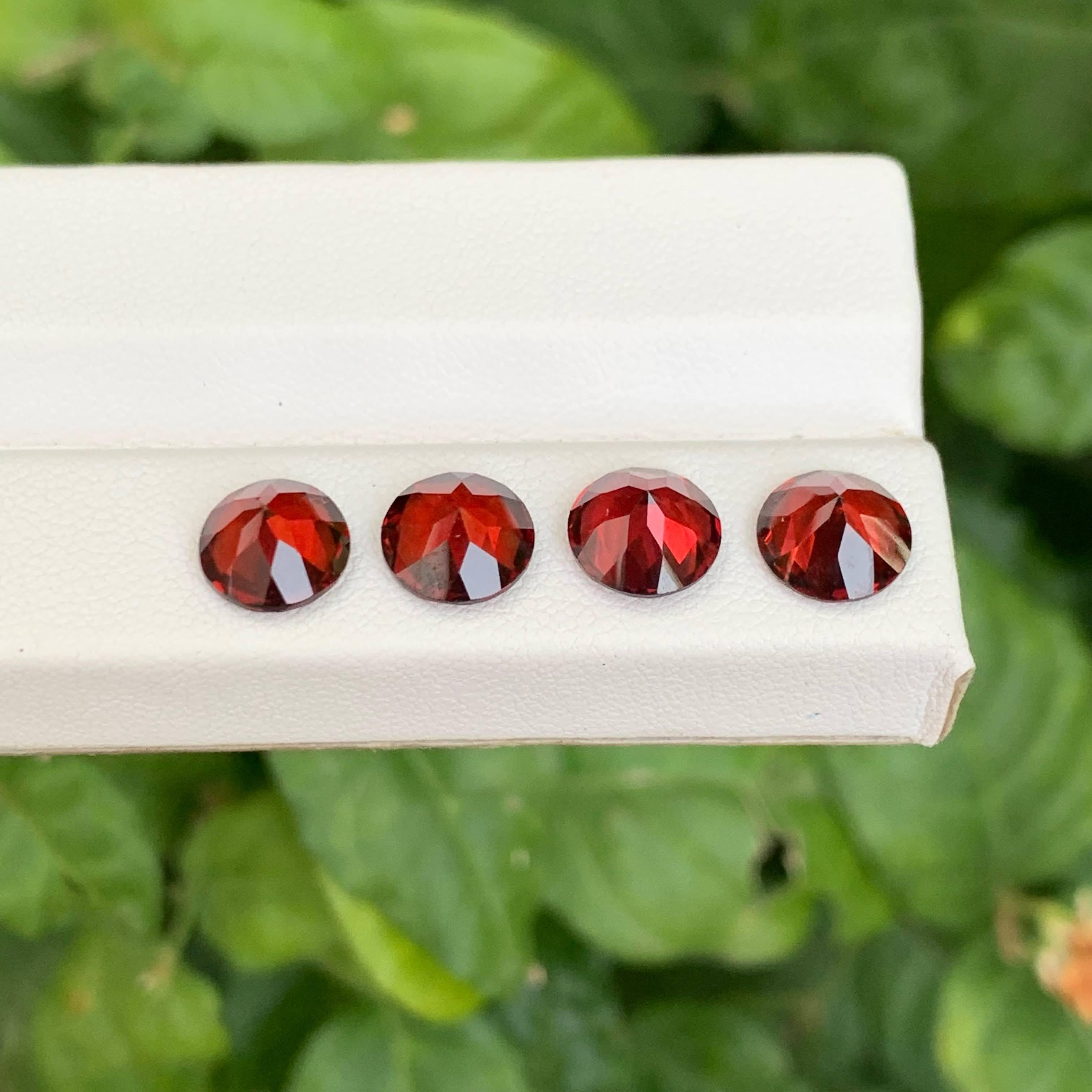 8,55 Karat Natürliche Lose 4 Stück Rot Granat Lot Rundschliff Tansania Edelsteine für Damen oder Herren im Angebot