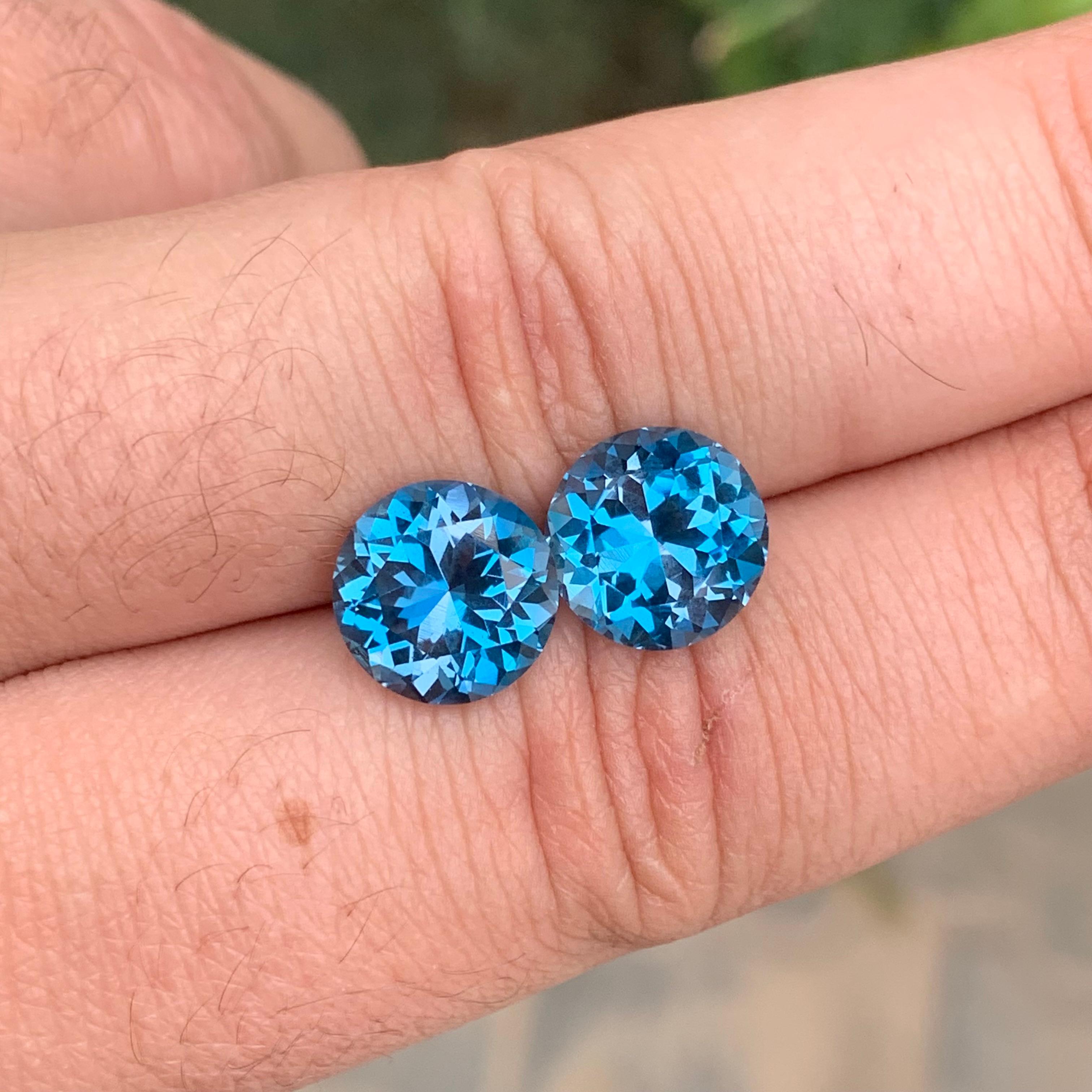 8,55 Carati Nature sciolti Topazio Blu di Londra Gemma di forma rotonda a coppia in vendita 4