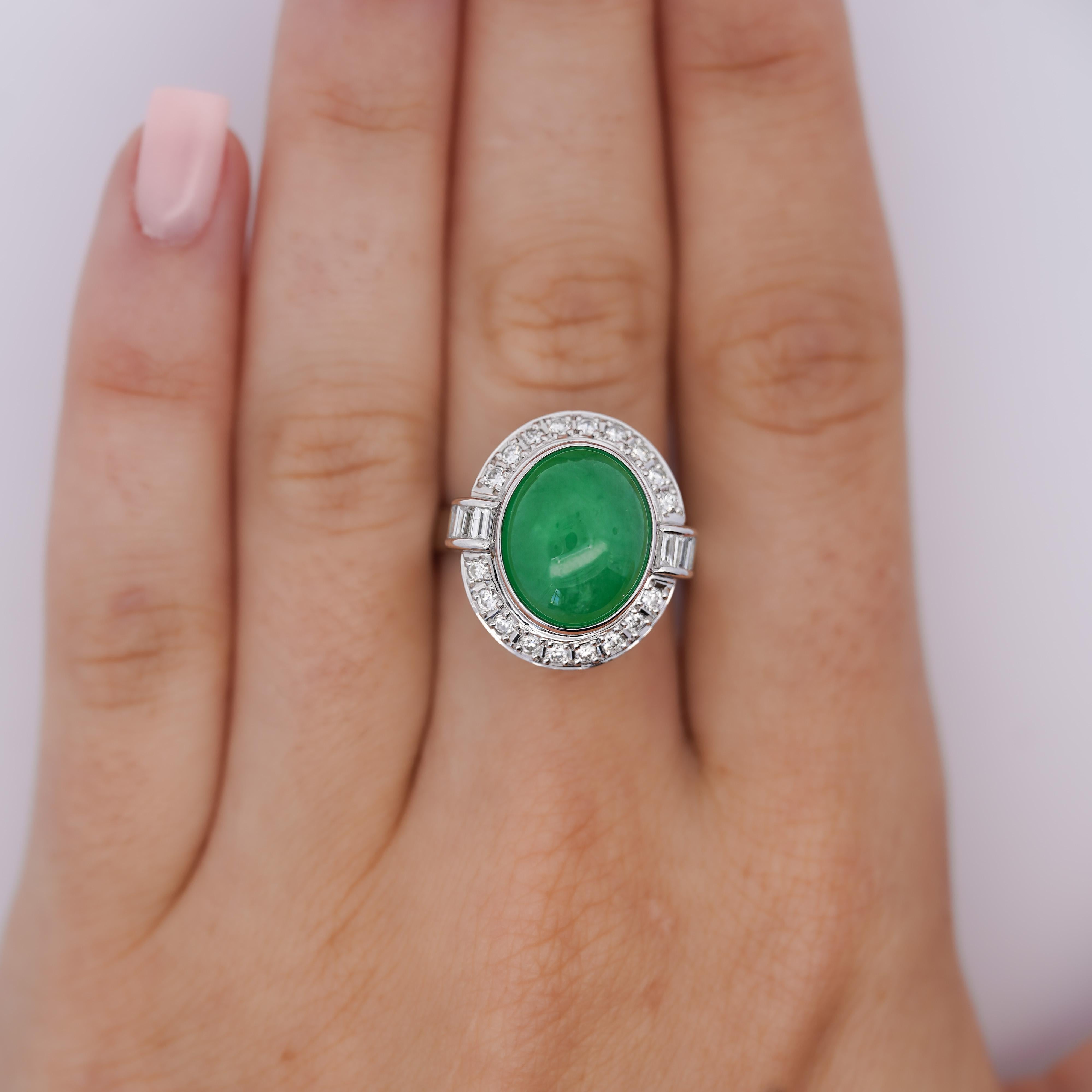 Taille ovale Bague en platine avec chaton en jade et diamant de 8,55 carats non traité Cui Fei A en vente