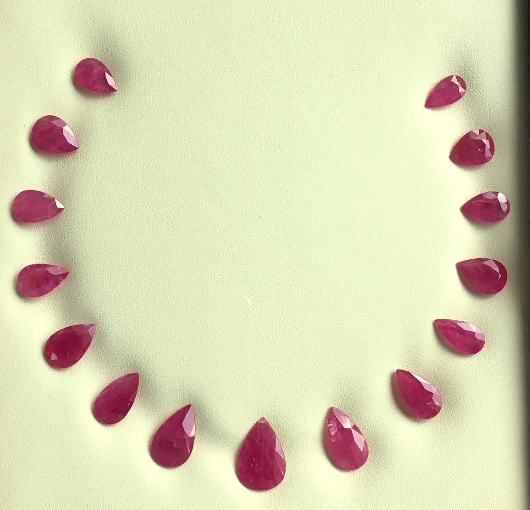 85.50 Carats Ruby Mozambique Pear Faceted Cut stone Layout Heated Natural Gem Unisexe en vente