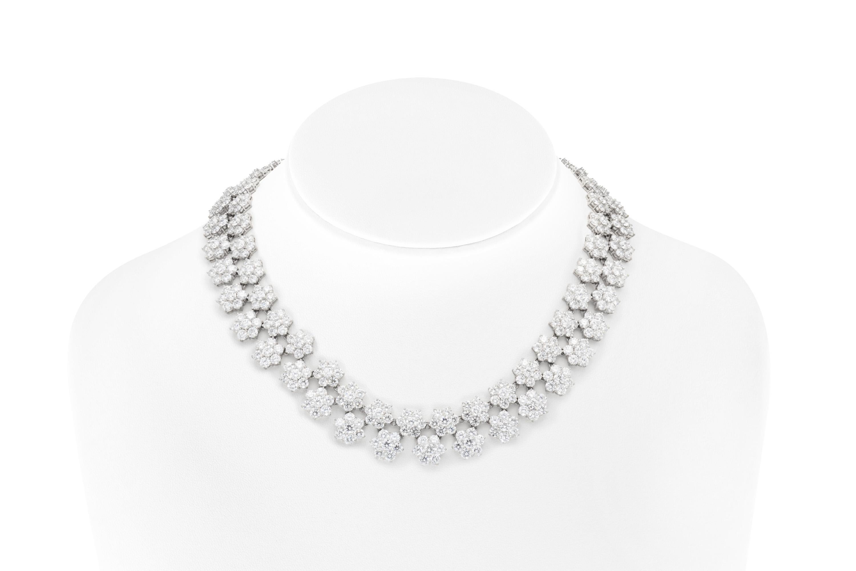 Taille brillant Collier à deux rangées de fleurs en diamants 85,54 carats en vente